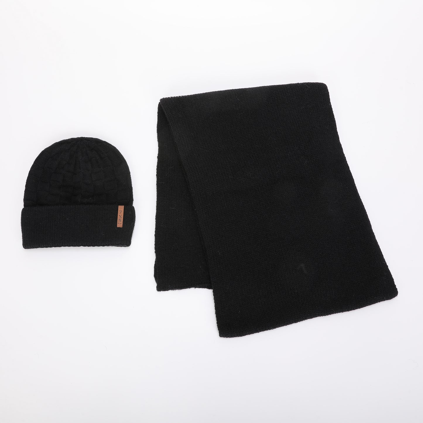 SET BERRETTO E SCIARPA CON TRECCE