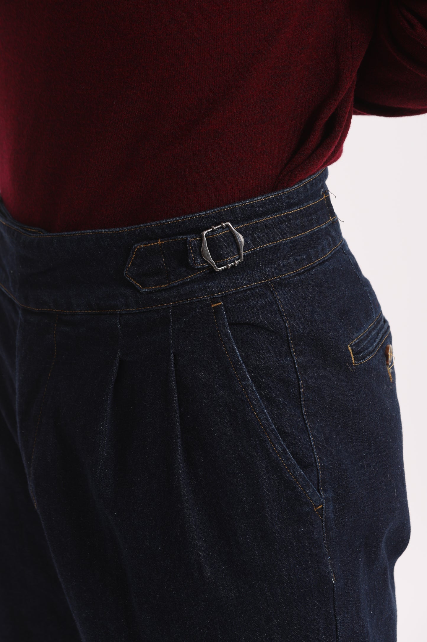PANTALONI IN DENIM CON CINTURINI