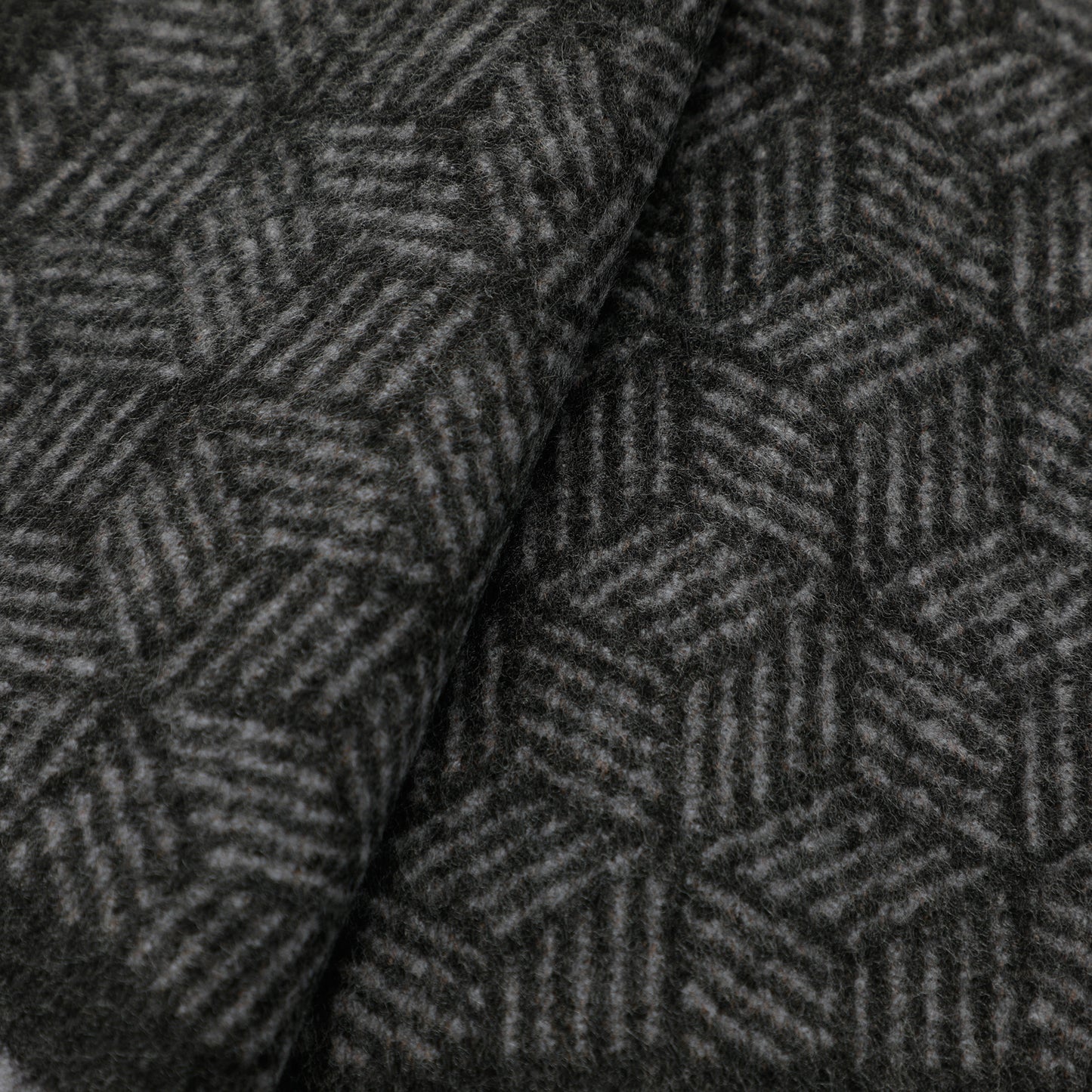 SCIARPA JACQUARD CON MOTIVO GEOMETRICO