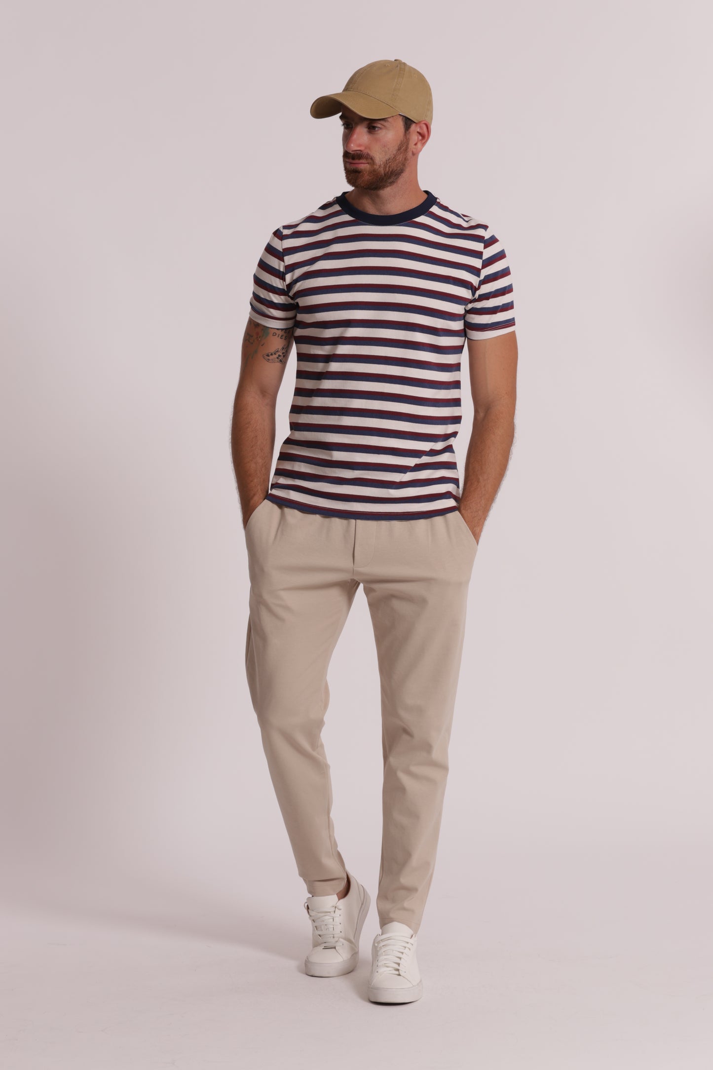 T-SHIRT GIROCOLLO CON RIGHE