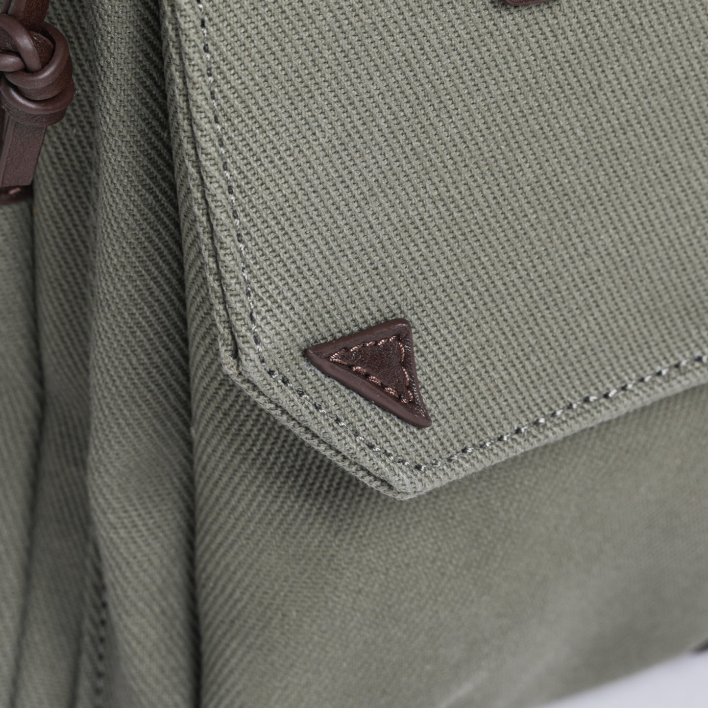 ZAINO URBAN IN CANVAS
