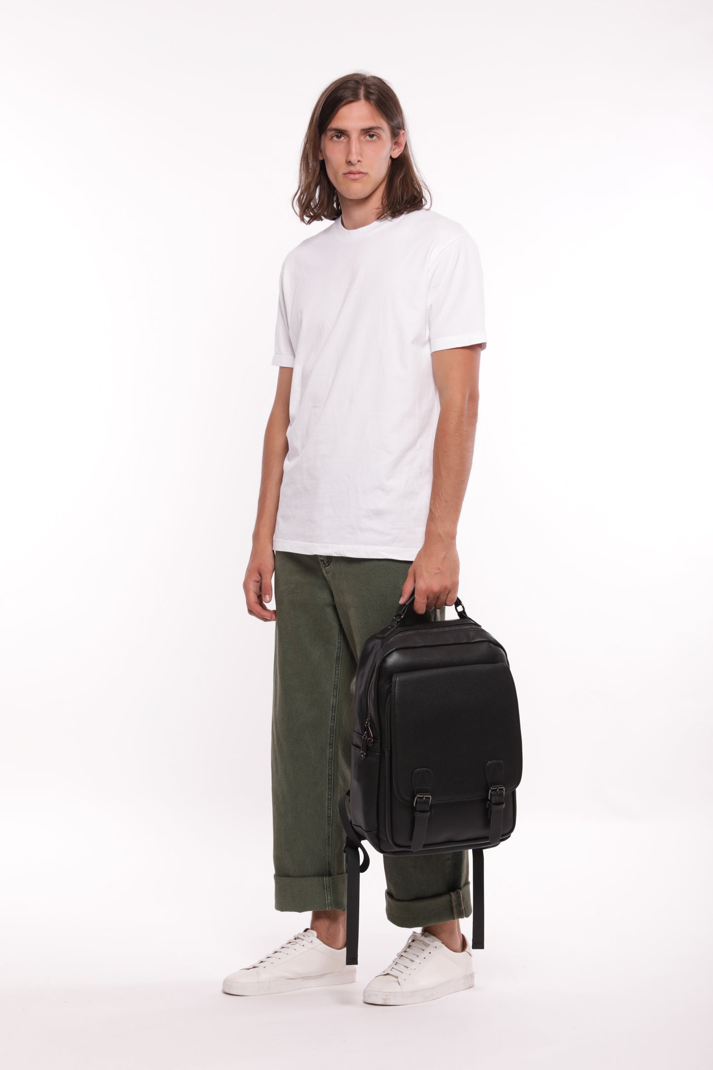 ZAINO IN SIMILPELLE CON CINTURINI E FIBBIE
