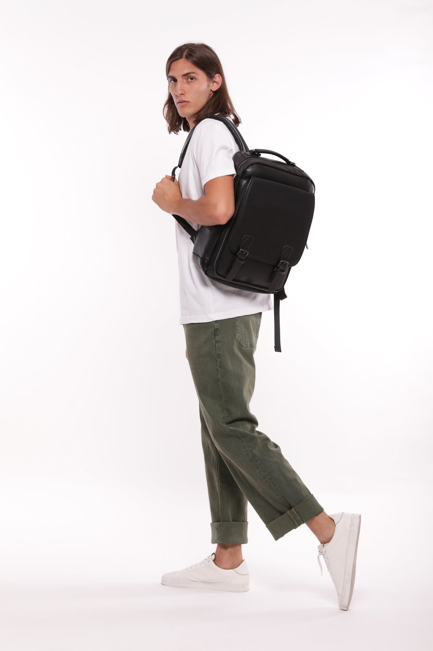 ZAINO IN SIMILPELLE CON CINTURINI E FIBBIE