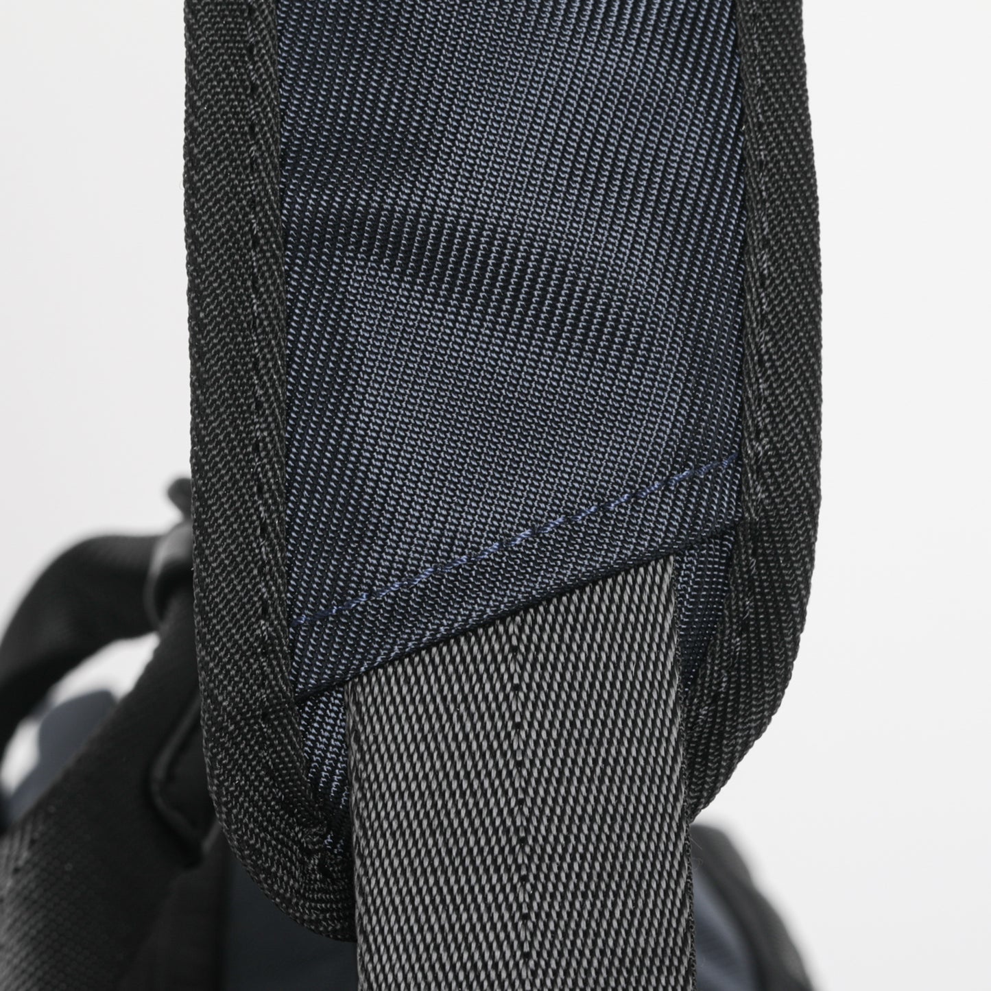 BORSA COMPUTER CON LOGO E DETTAGLI IN SIMILPELLE