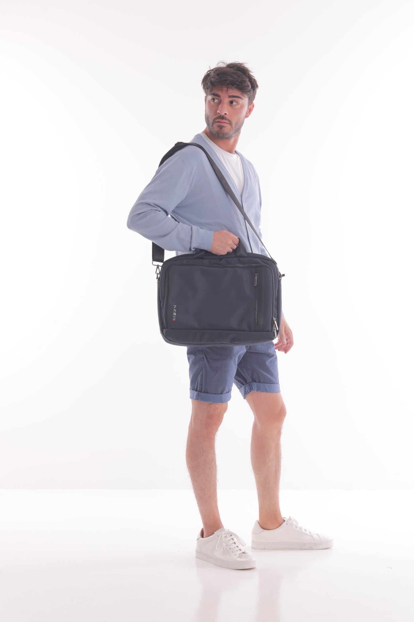 BORSA COMPUTER CON LOGO E DETTAGLI IN SIMILPELLE