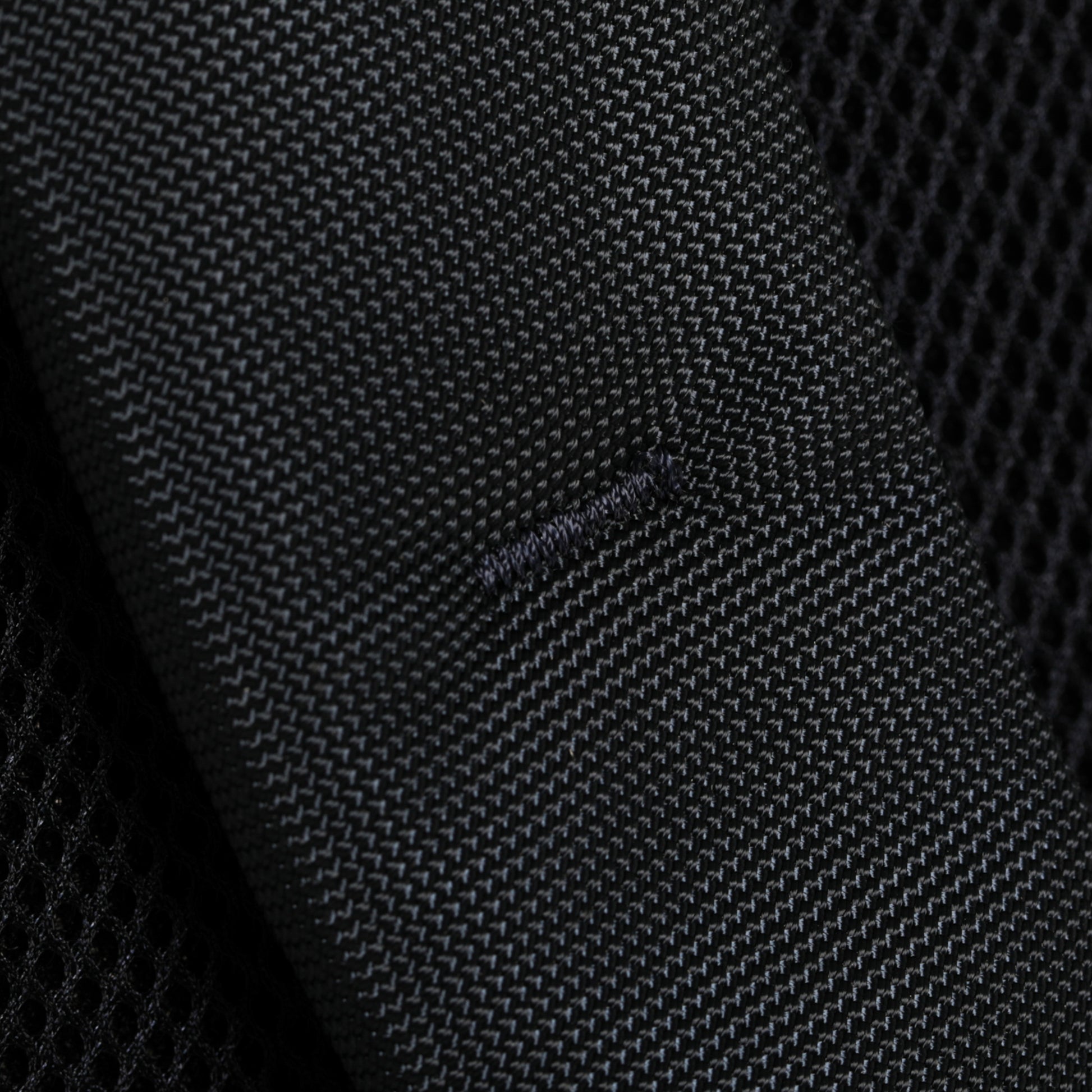 ZAINO CON LOGO E DETTAGLI IN SIMILPELLE