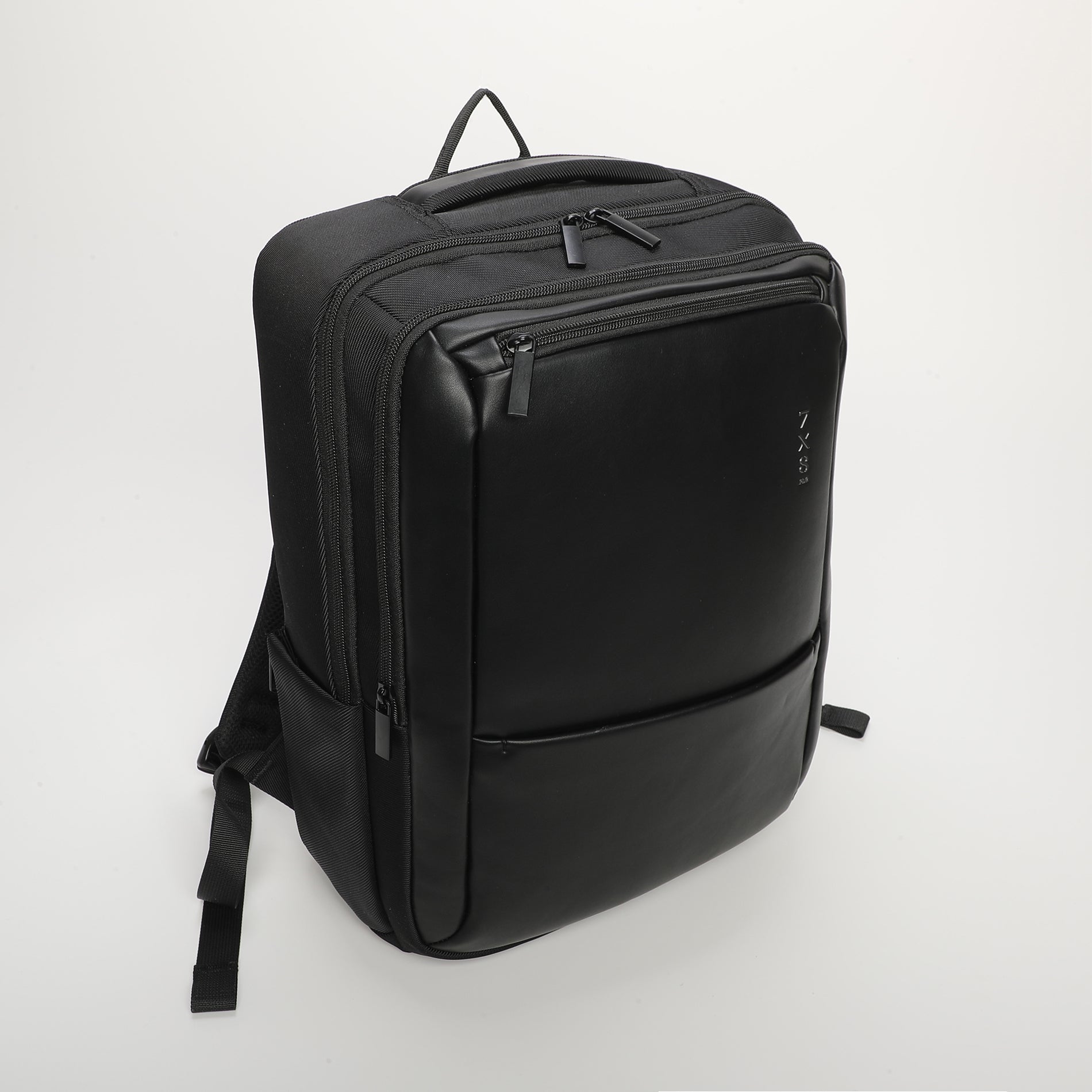 ZAINO CON TASCHE