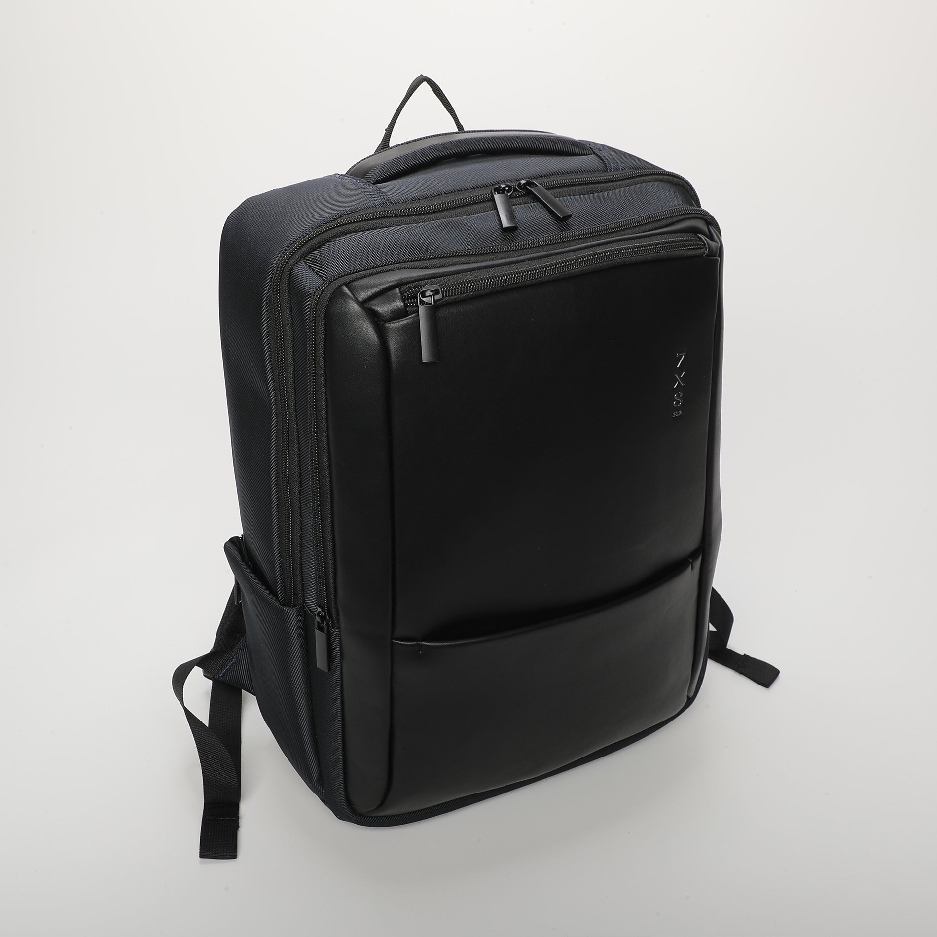 ZAINO CON TASCHE