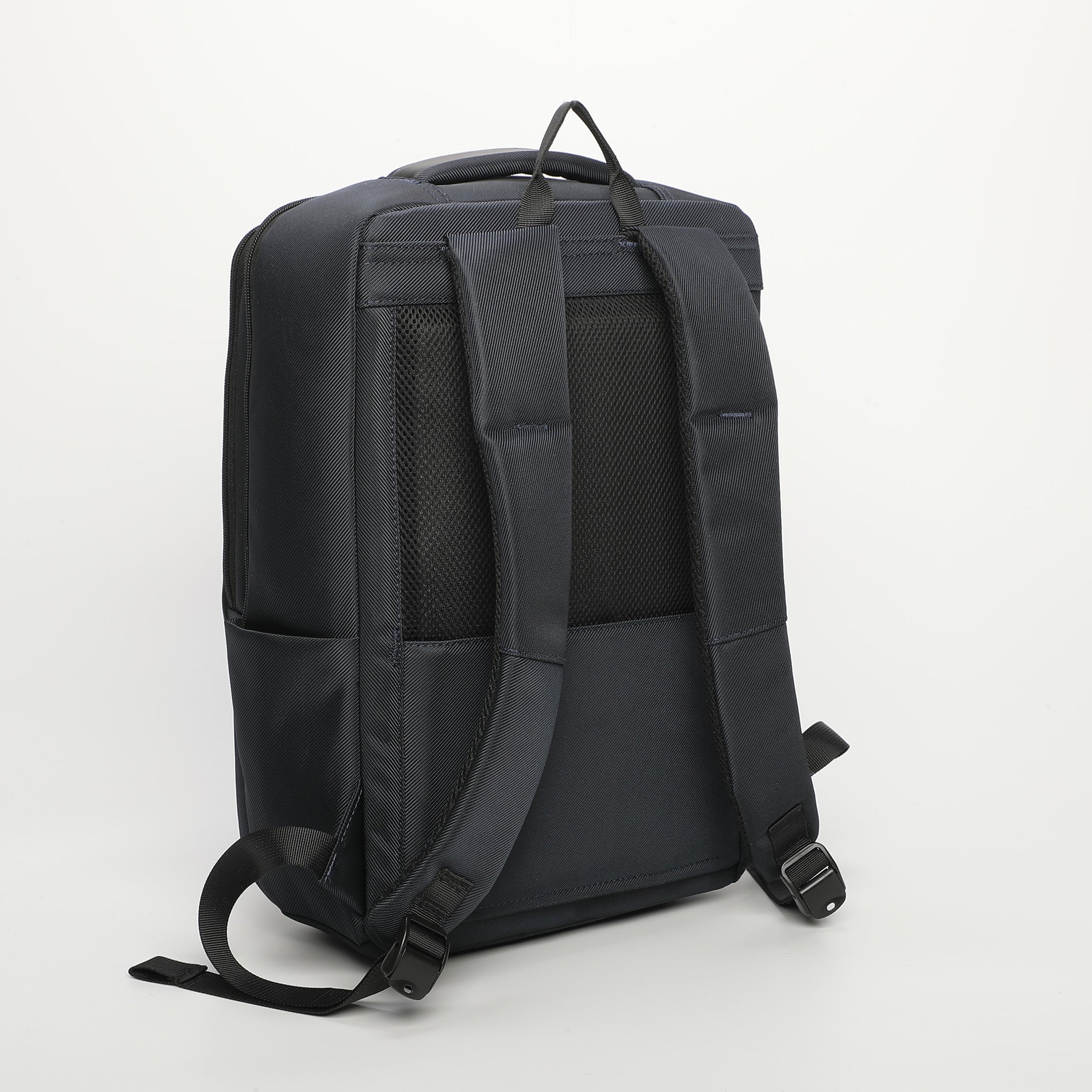 ZAINO CON TASCHE