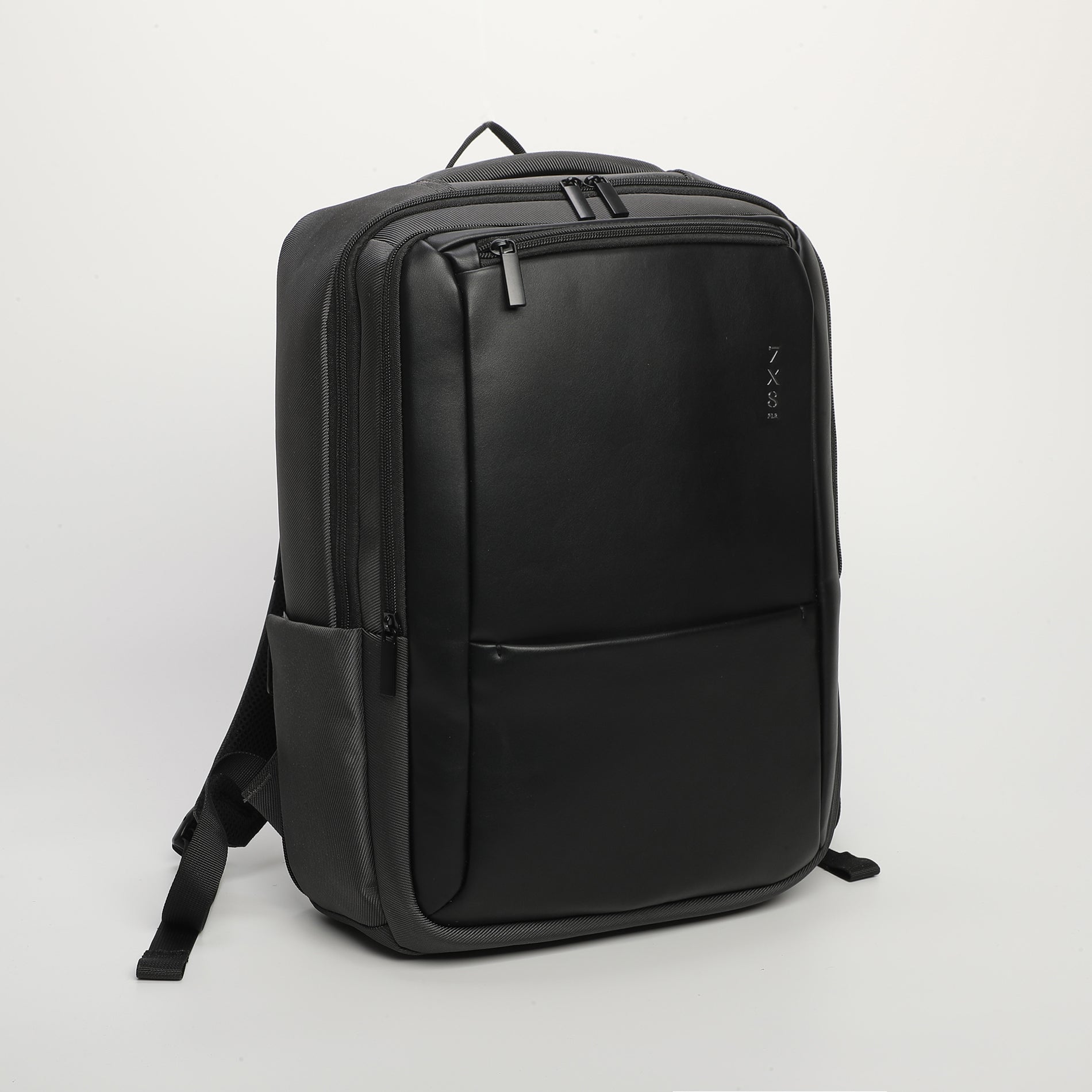 ZAINO CON TASCHE