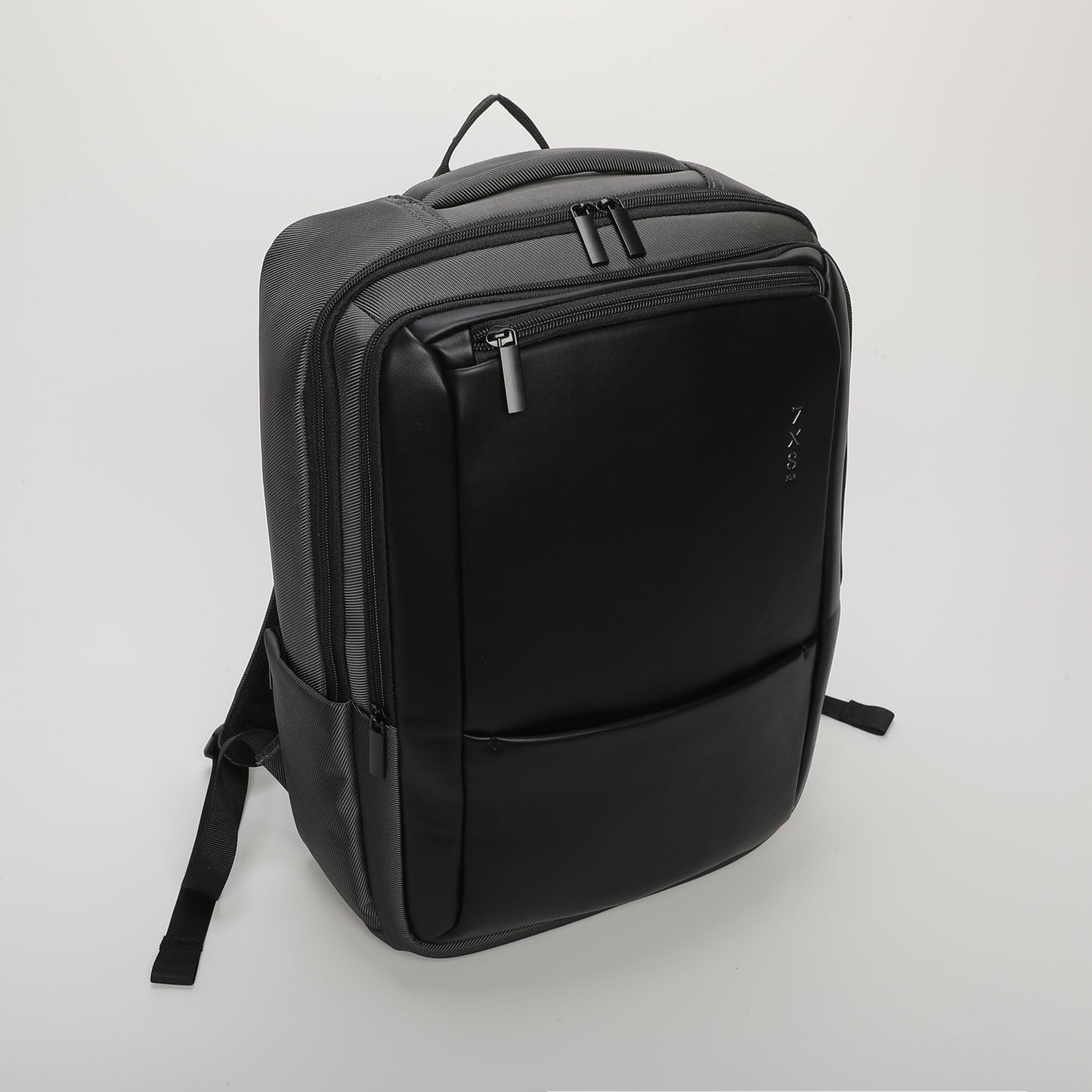 ZAINO CON TASCHE