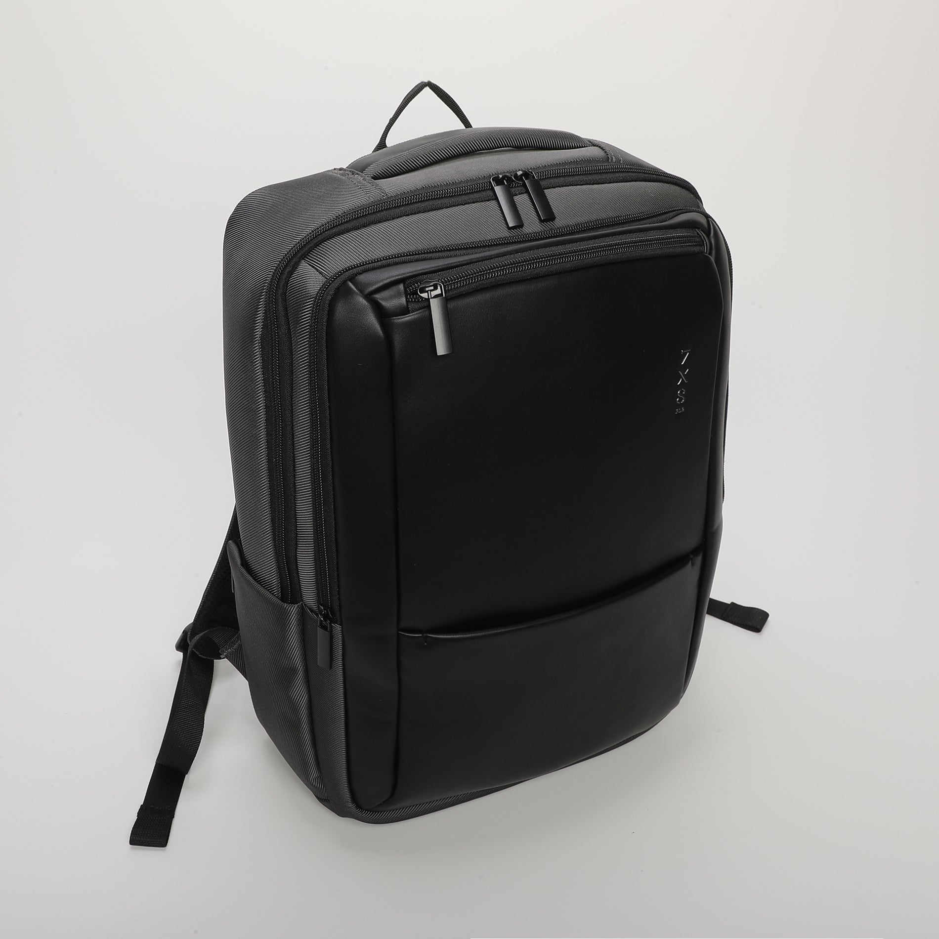 ZAINO CON TASCHE