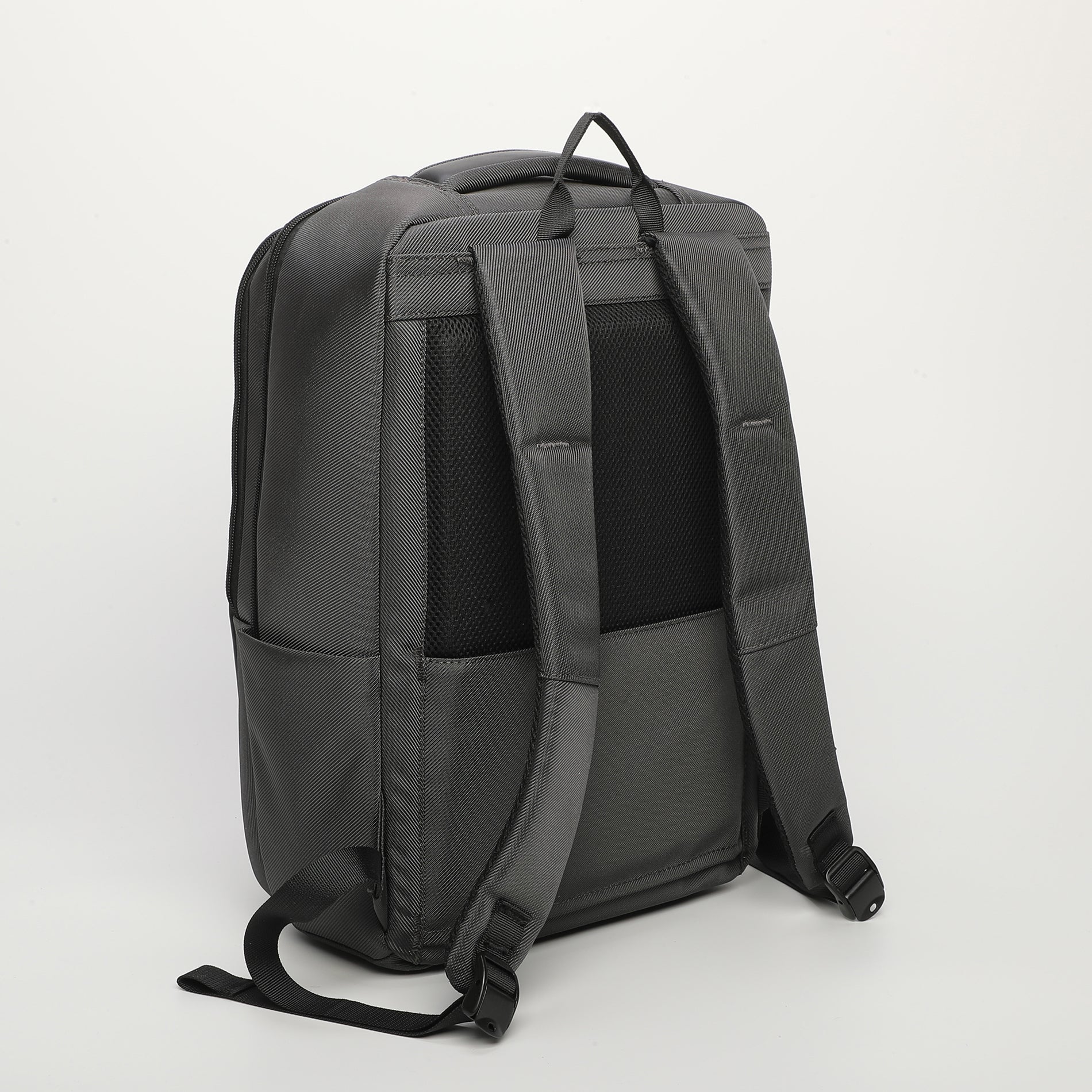 ZAINO CON TASCHE