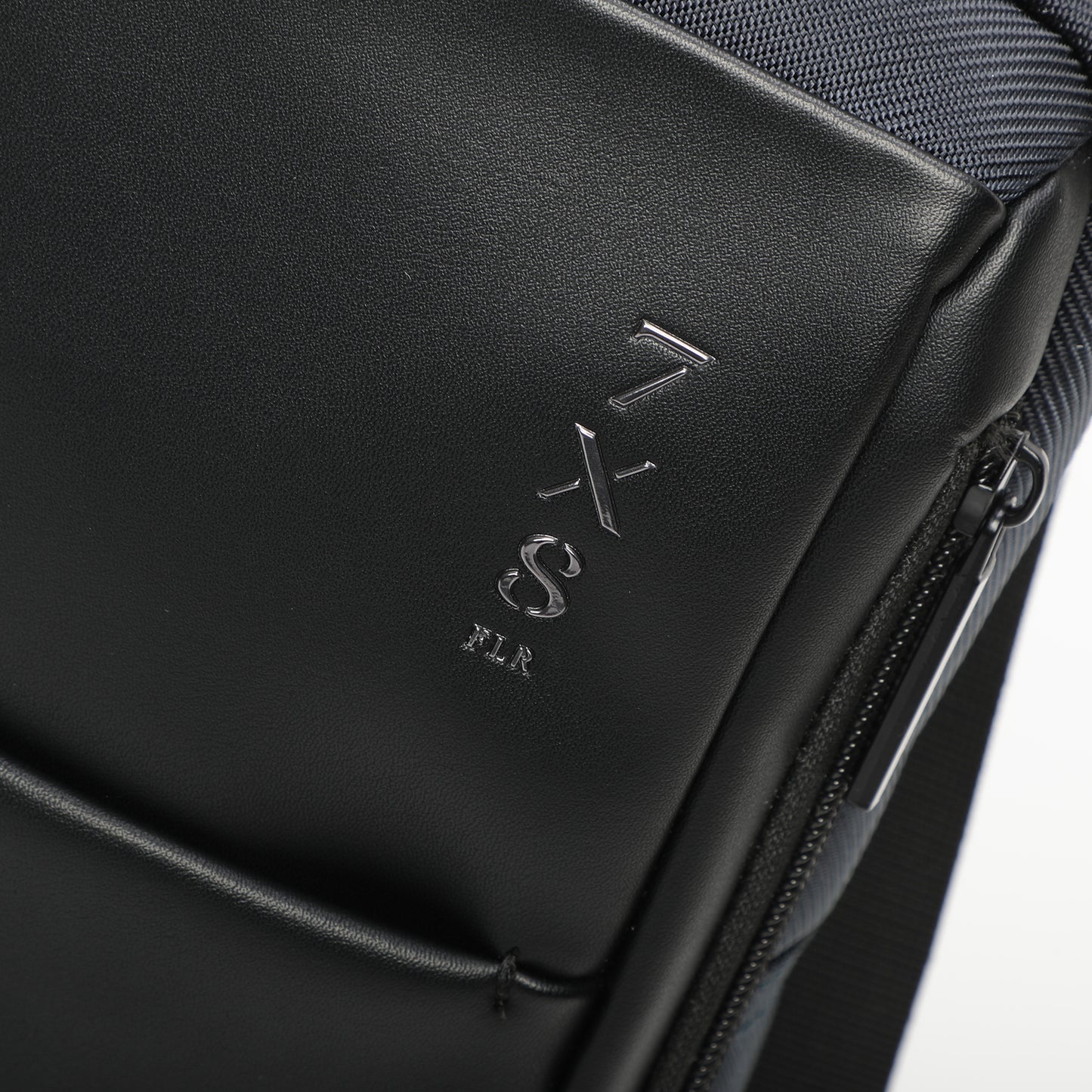 BORSA A TRACOLLA URBAN CON TASCHE