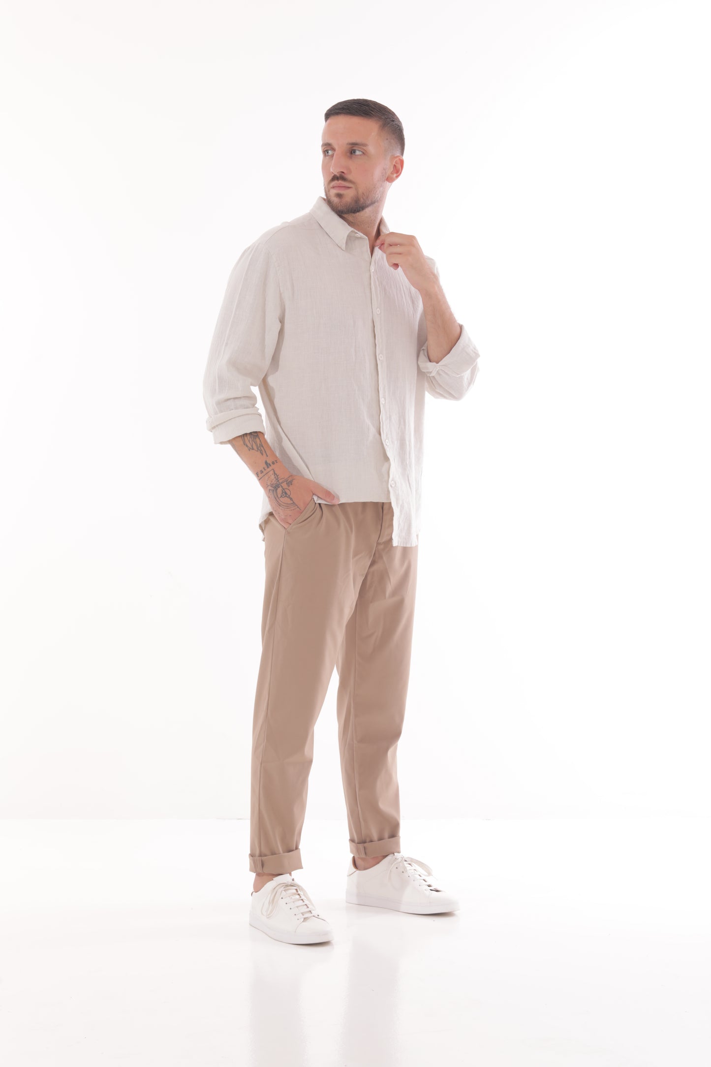 PANTALONE CON ELASTICO E DETTAGLIO COULISSE