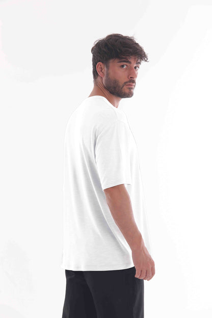 T-SHIRT BASIC CON TASCHINO