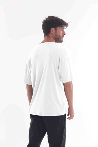 T-SHIRT BASIC CON TASCHINO