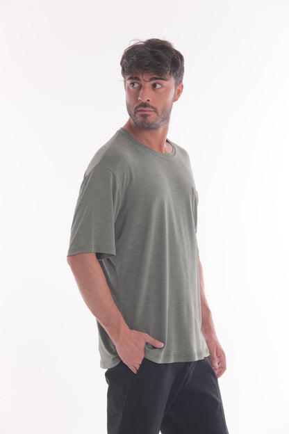 T-SHIRT BASIC CON TASCHINO