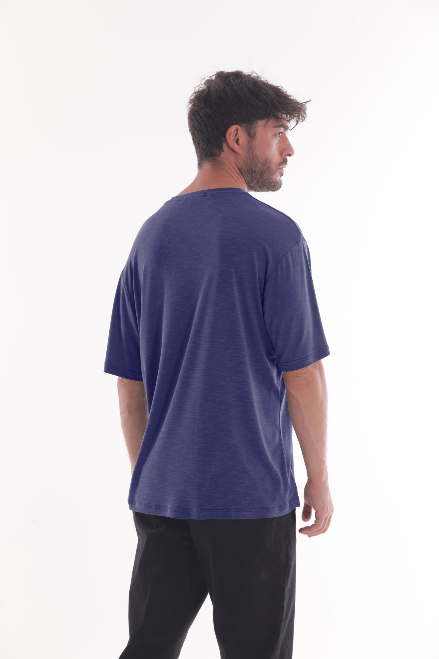 T-SHIRT BASIC CON TASCHINO