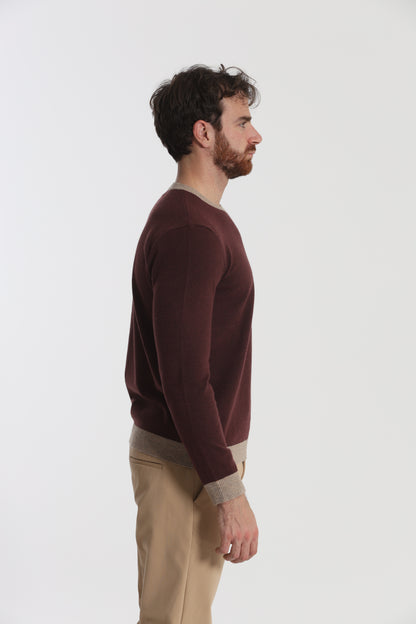 MAGLIA GIROCOLLO CON DETTAGLI A CONTRASTO