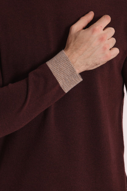 MAGLIA GIROCOLLO CON DETTAGLI A CONTRASTO