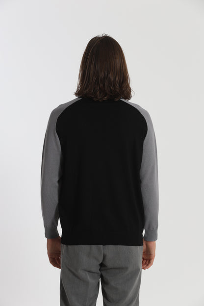 PULLOVER IN MAGLIA BICOLOR A MEZZO COLLO