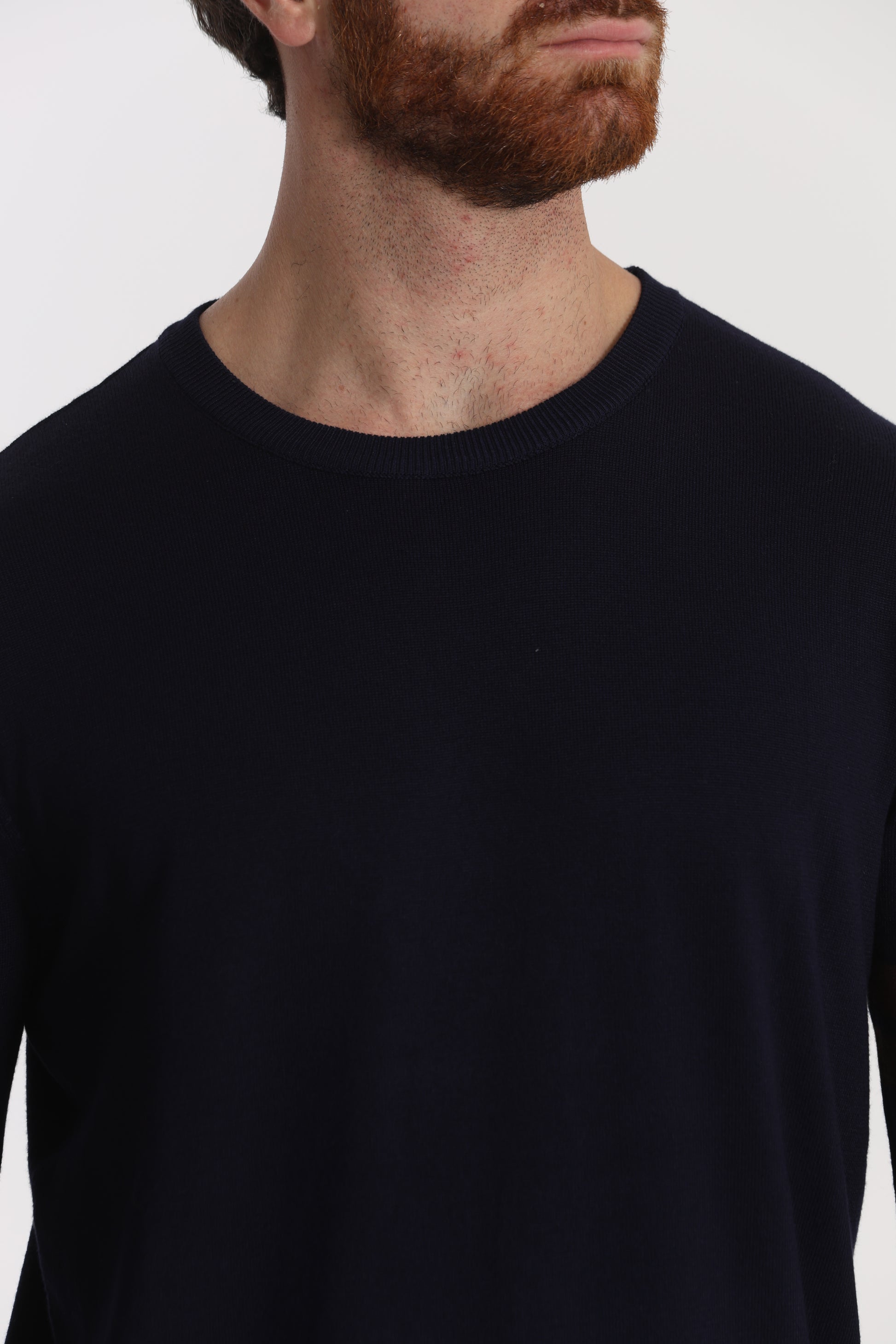 MAGLIA GIROCOLLO CON DETTAGLI
