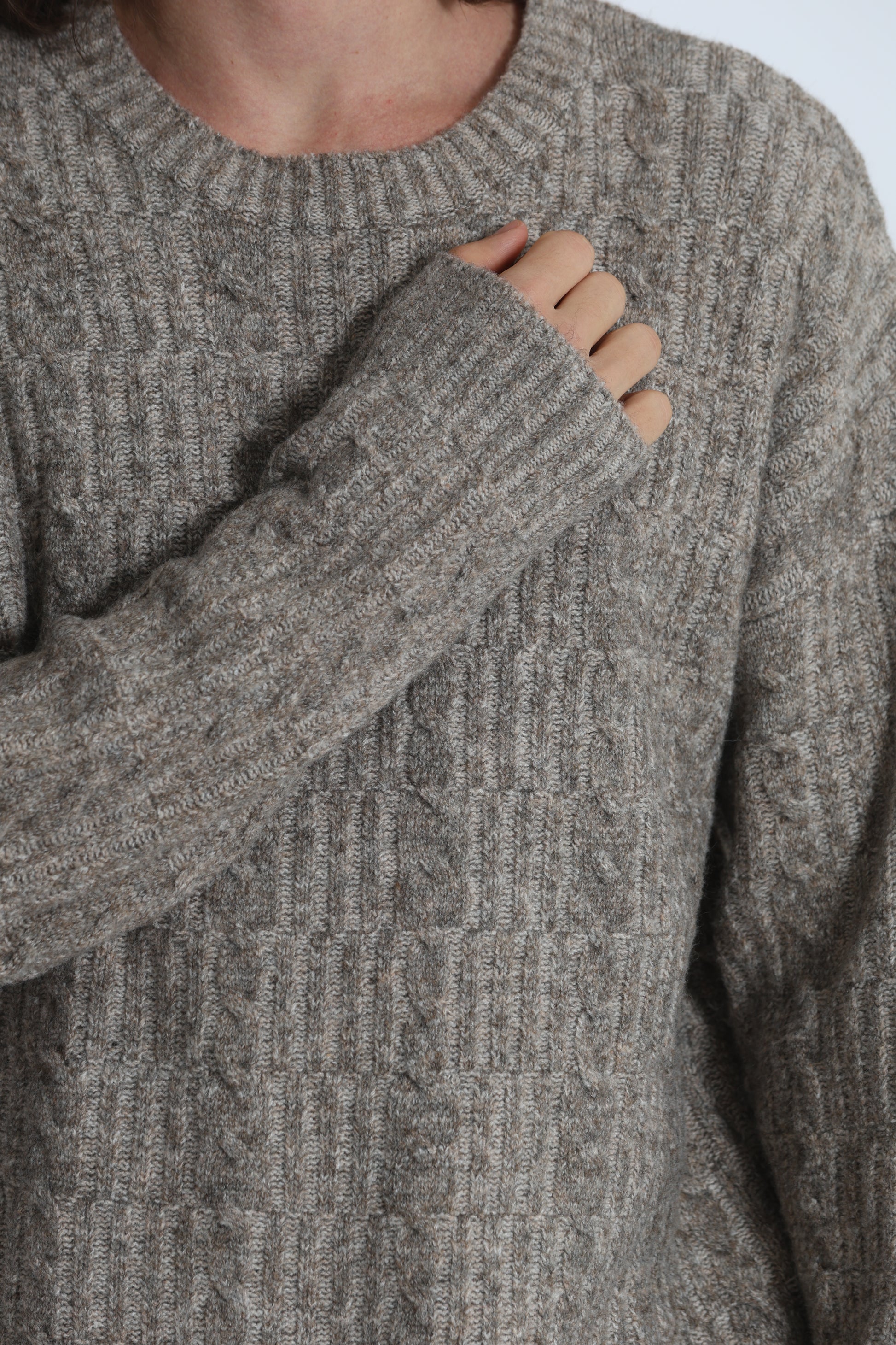 MAGLIA IN MISTO LANA CON TRECCIA
