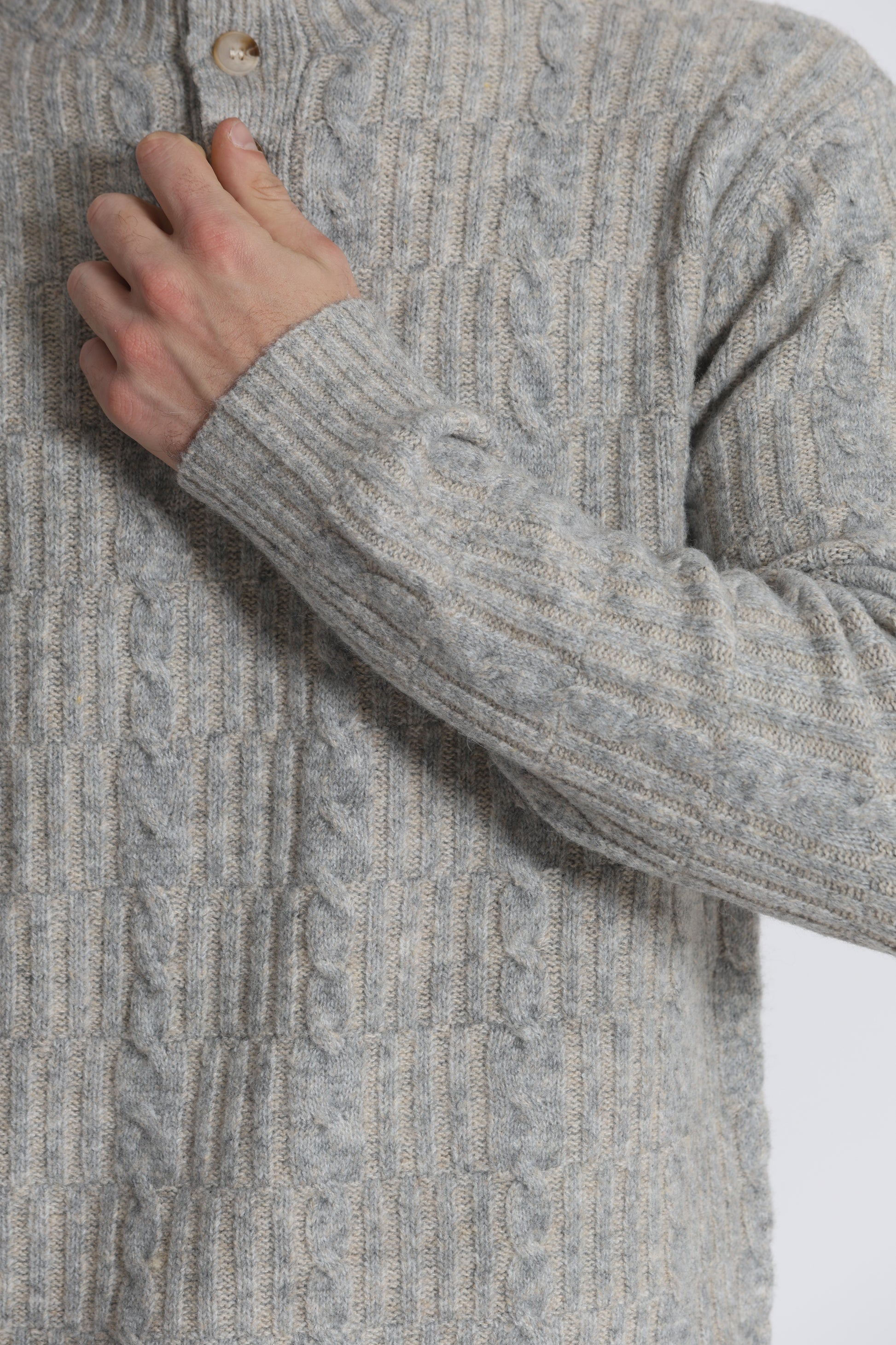 MAGLIA A MEZZO COLLO IN MISTO LANA CON TRECCIA