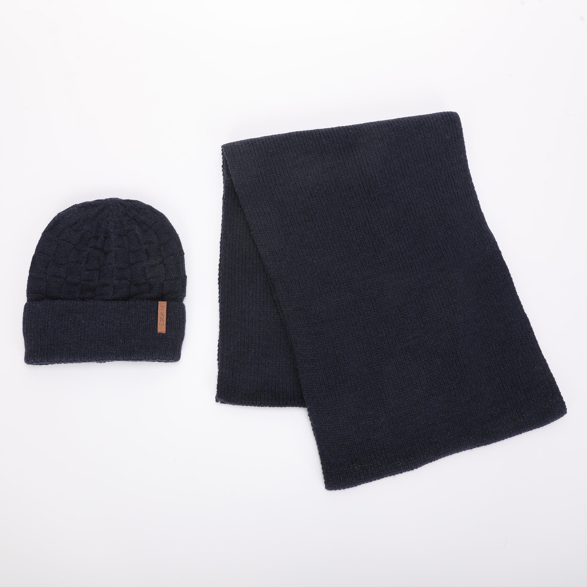SET BERRETTO E SCIARPA CON TRECCE