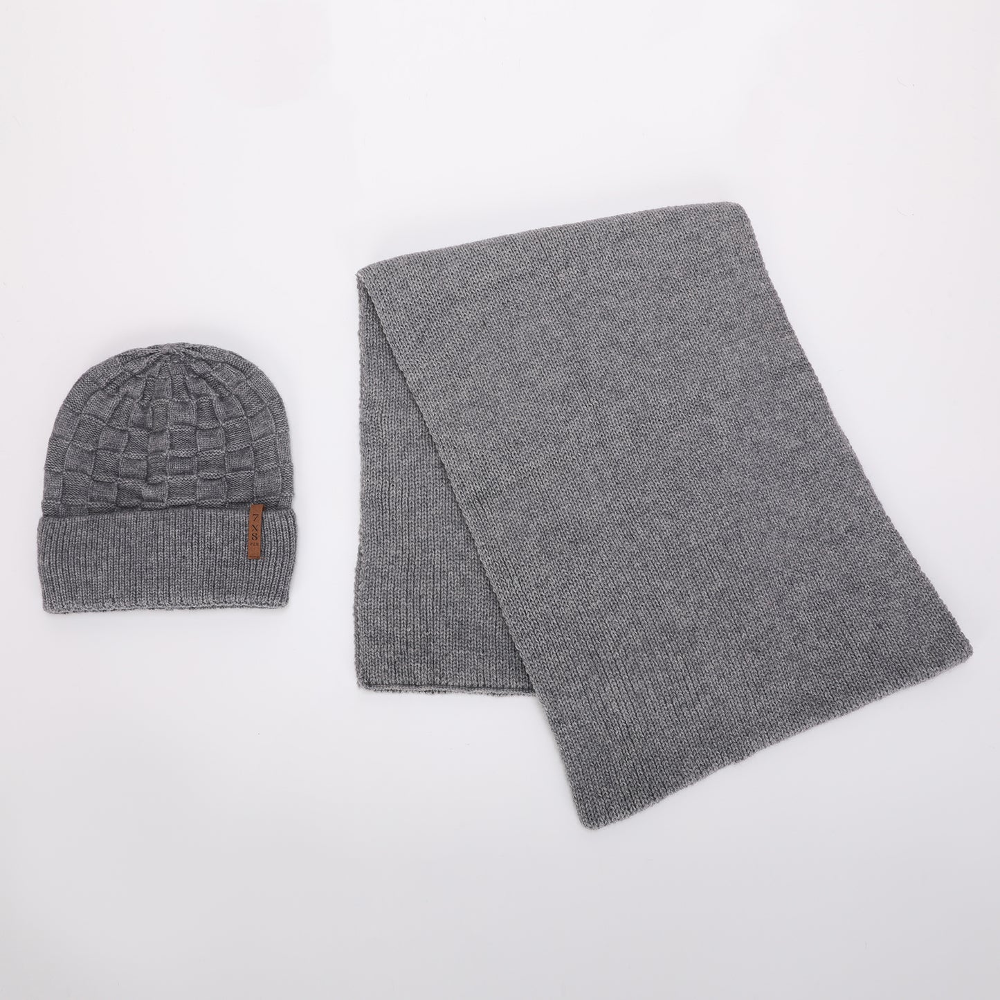SET BERRETTO E SCIARPA CON TRECCE