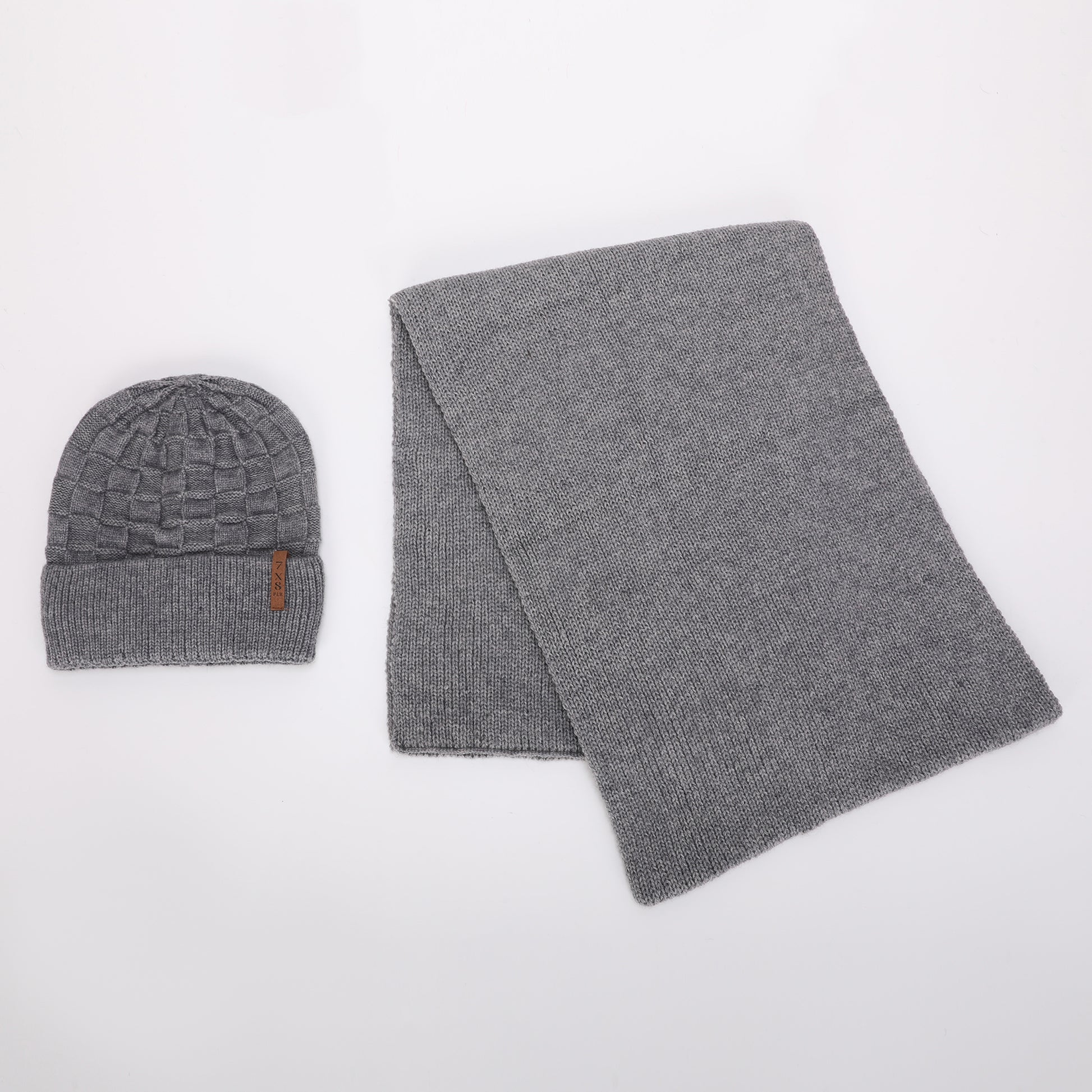 SET BERRETTO E SCIARPA CON TRECCE