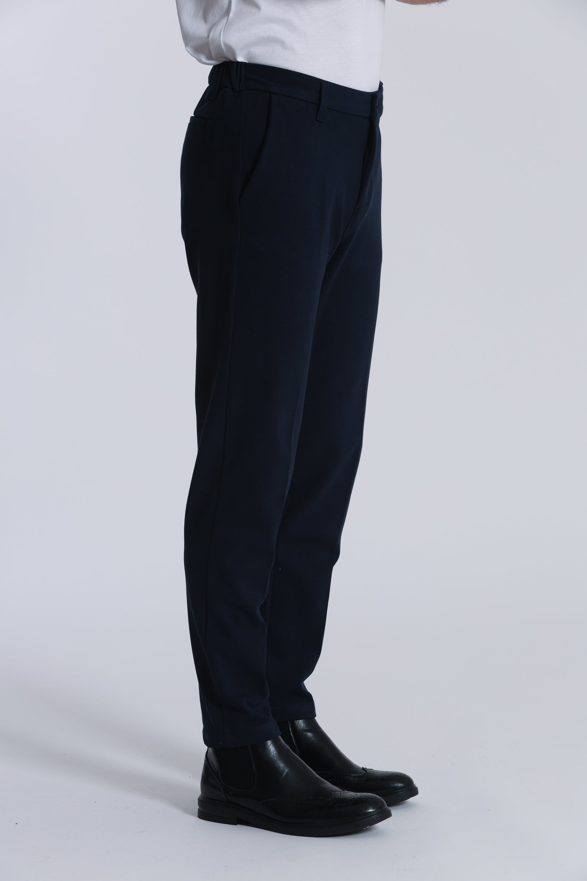 PANTALONI CON STRUTTURA CONFORT