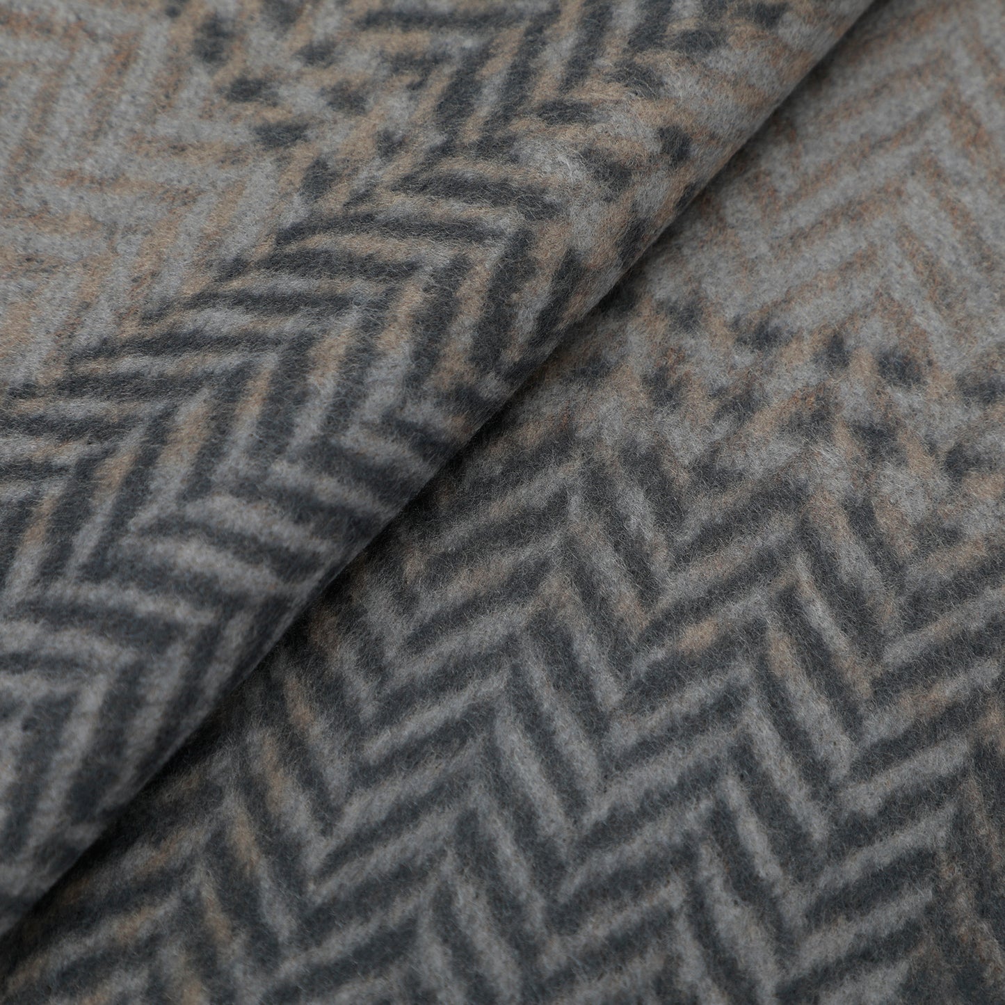 SCIARPA JACQUARD CON MOTIVO DIAGONALE