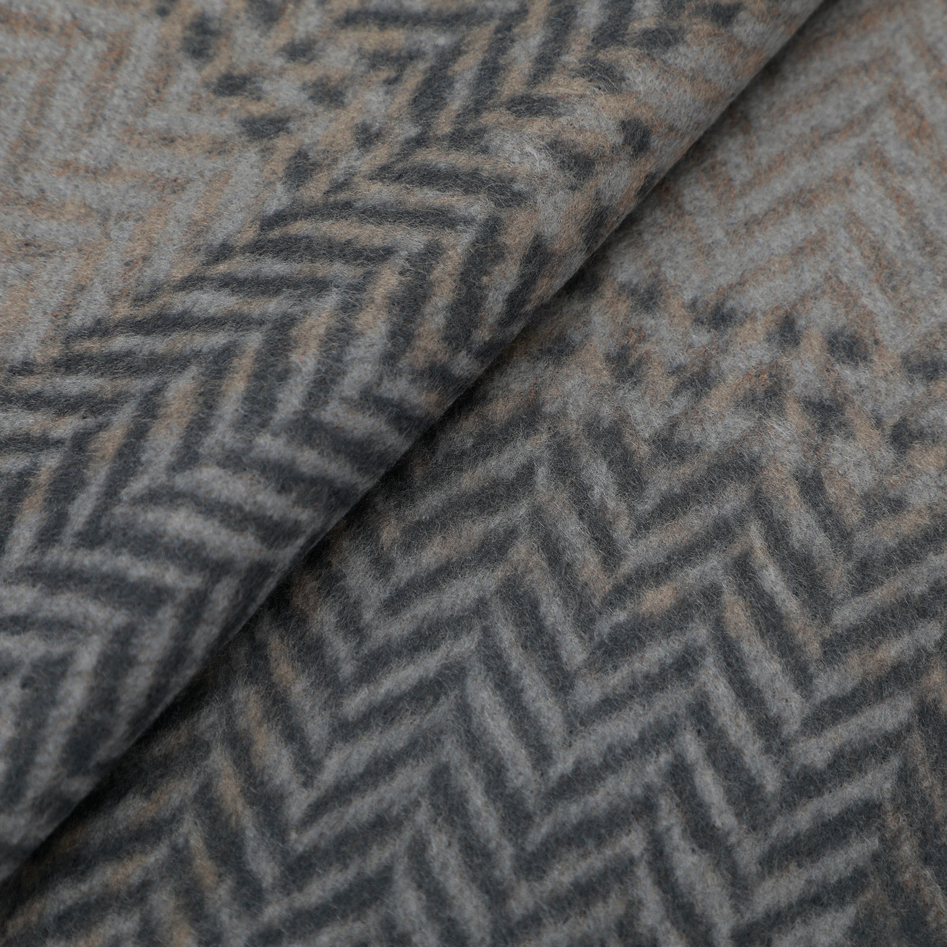 SCIARPA JACQUARD CON MOTIVO DIAGONALE