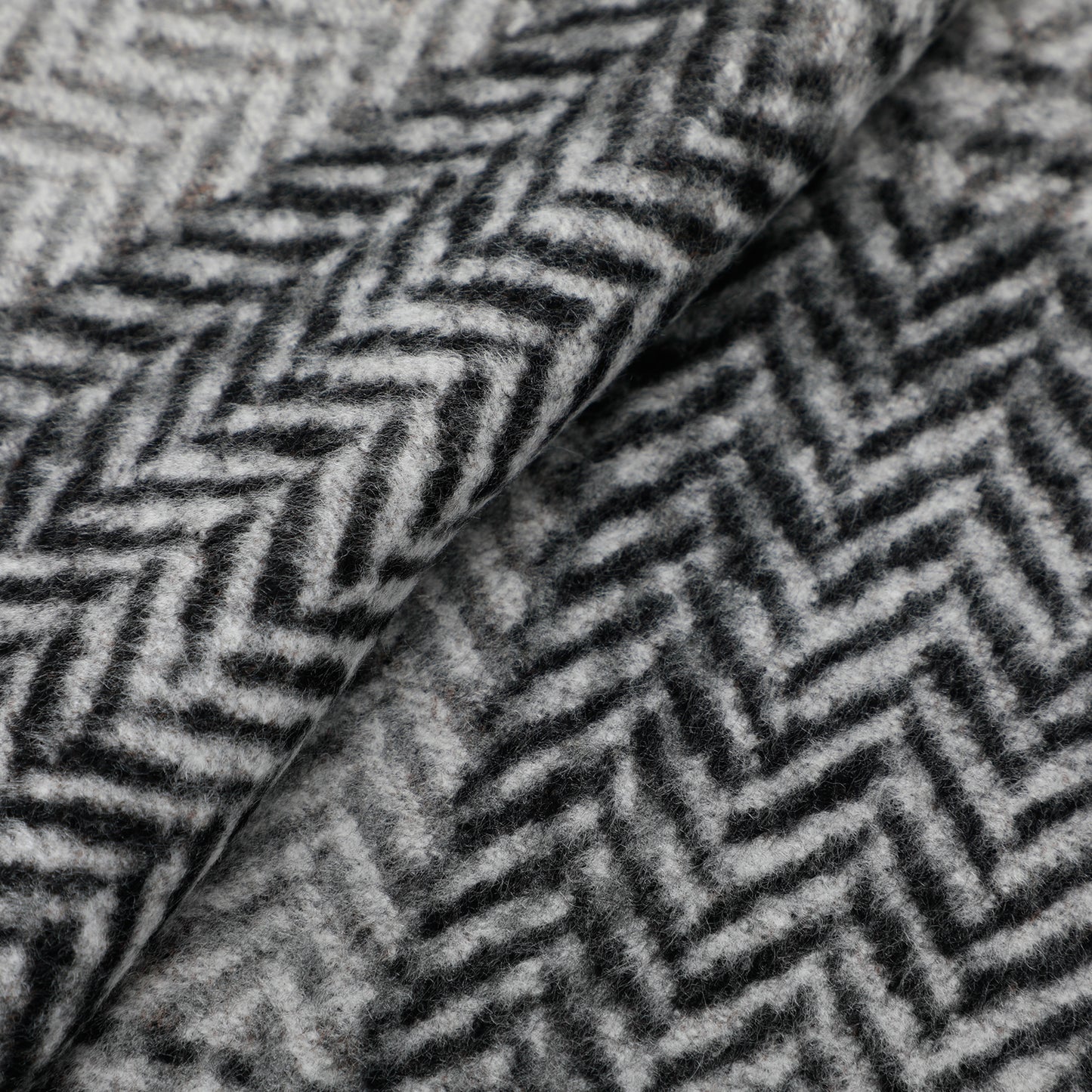 SCIARPA JACQUARD CON MOTIVO DIAGONALE