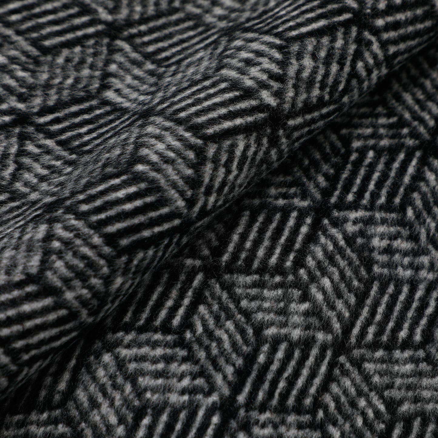SCIARPA JACQUARD CON MOTIVO GEOMETRICO