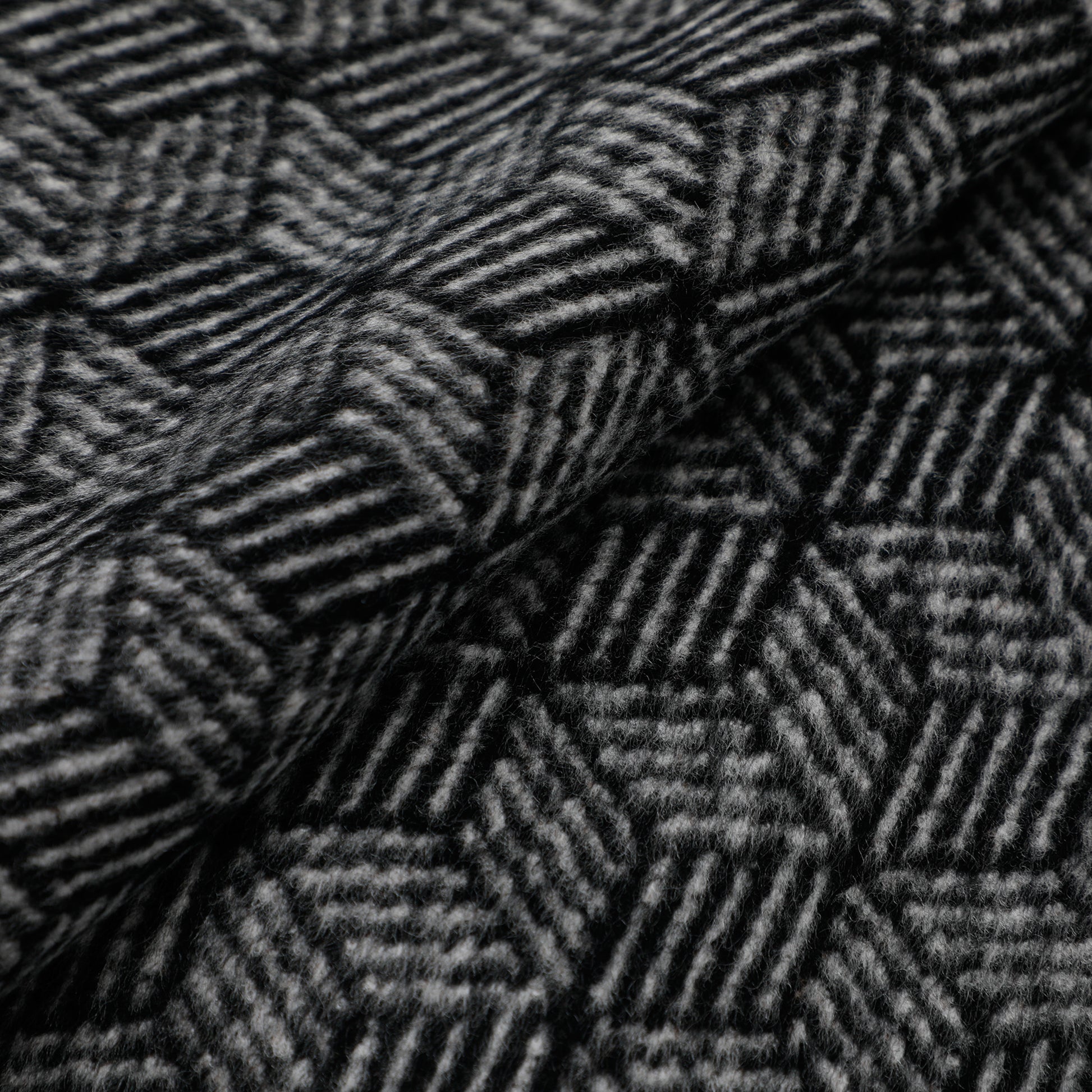 SCIARPA JACQUARD CON MOTIVO GEOMETRICO