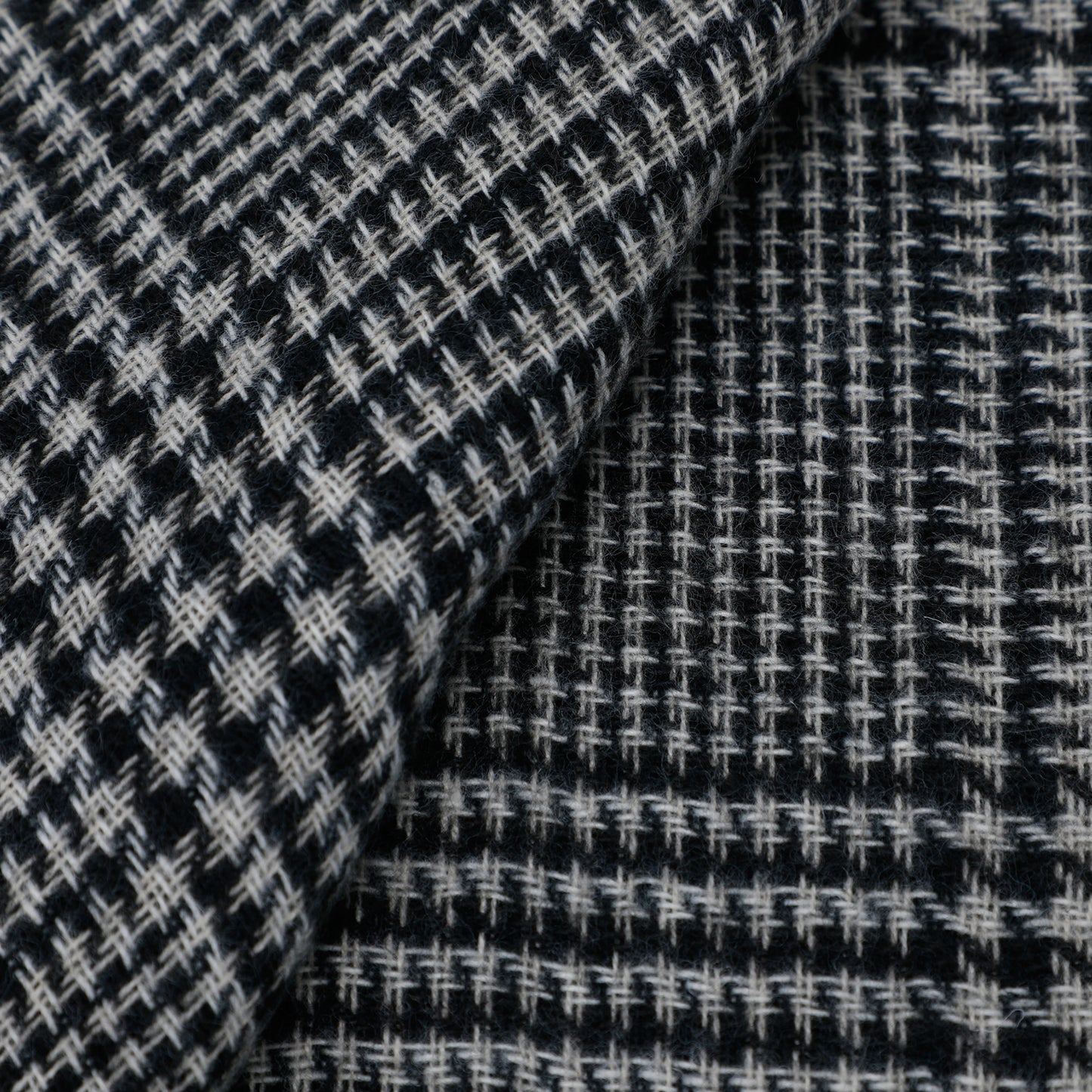 SCIARPA JACQUARD CON MOTIVO GEOMETRICO