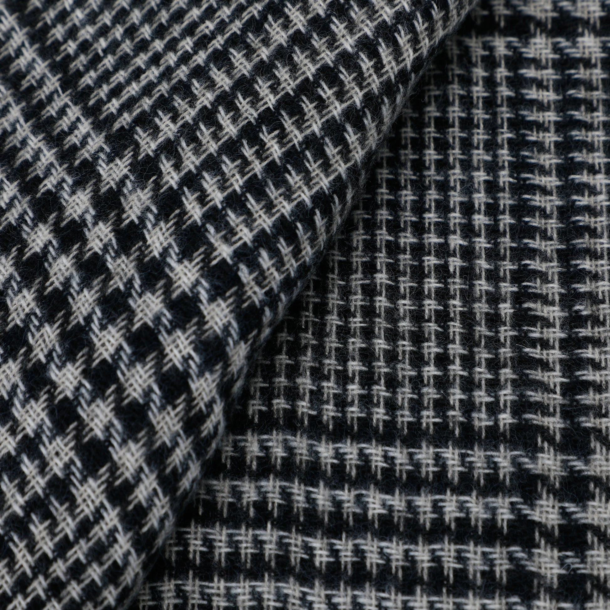 SCIARPA JACQUARD CON MOTIVO GEOMETRICO