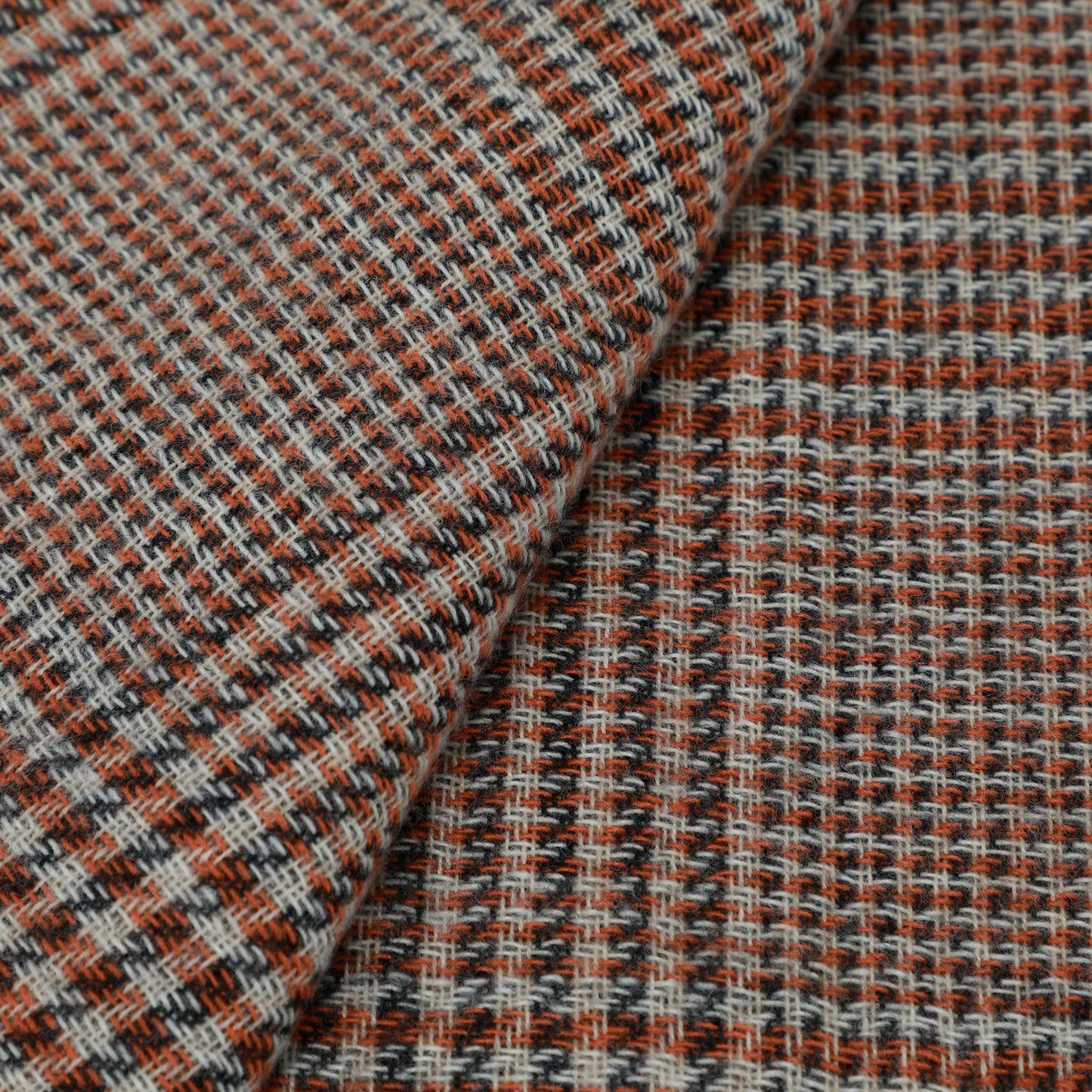 SCIARPA JACQUARD CON MOTIVO GEOMETRICO