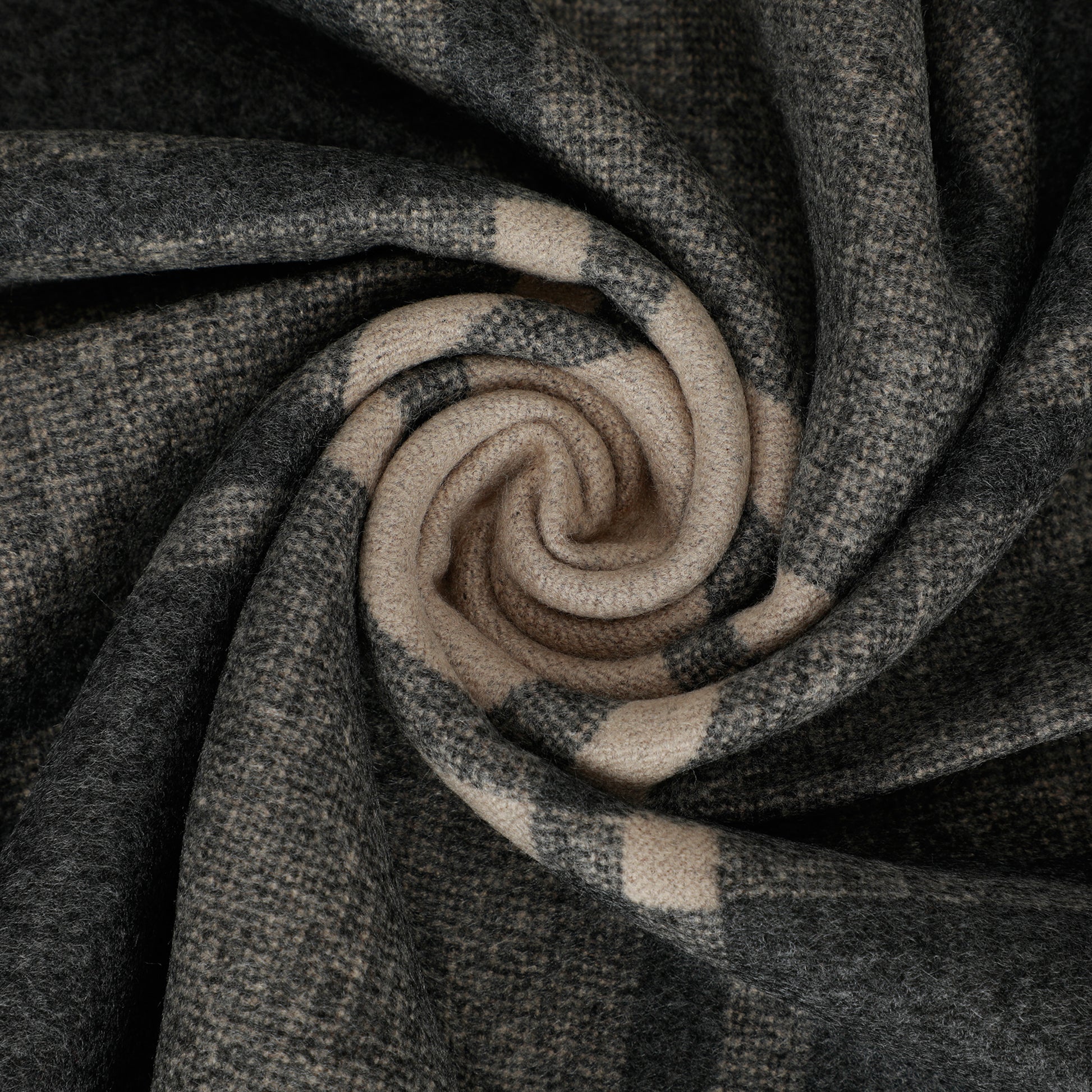 Giorgio Rimaldi Sciarpa a quadri, per uomo e donna, XXL, 150 x 150 cm, quadrata, oversize, con motivo tartan, calda e morbida, Nero, Taglia unica Giorgio Rimaldi Sciarpa a quadri, per uomo e donna, XXL, 150 x 150 cm, quadrata, oversize, con motivo tartan, calda e morbida, Nero, Taglia unica