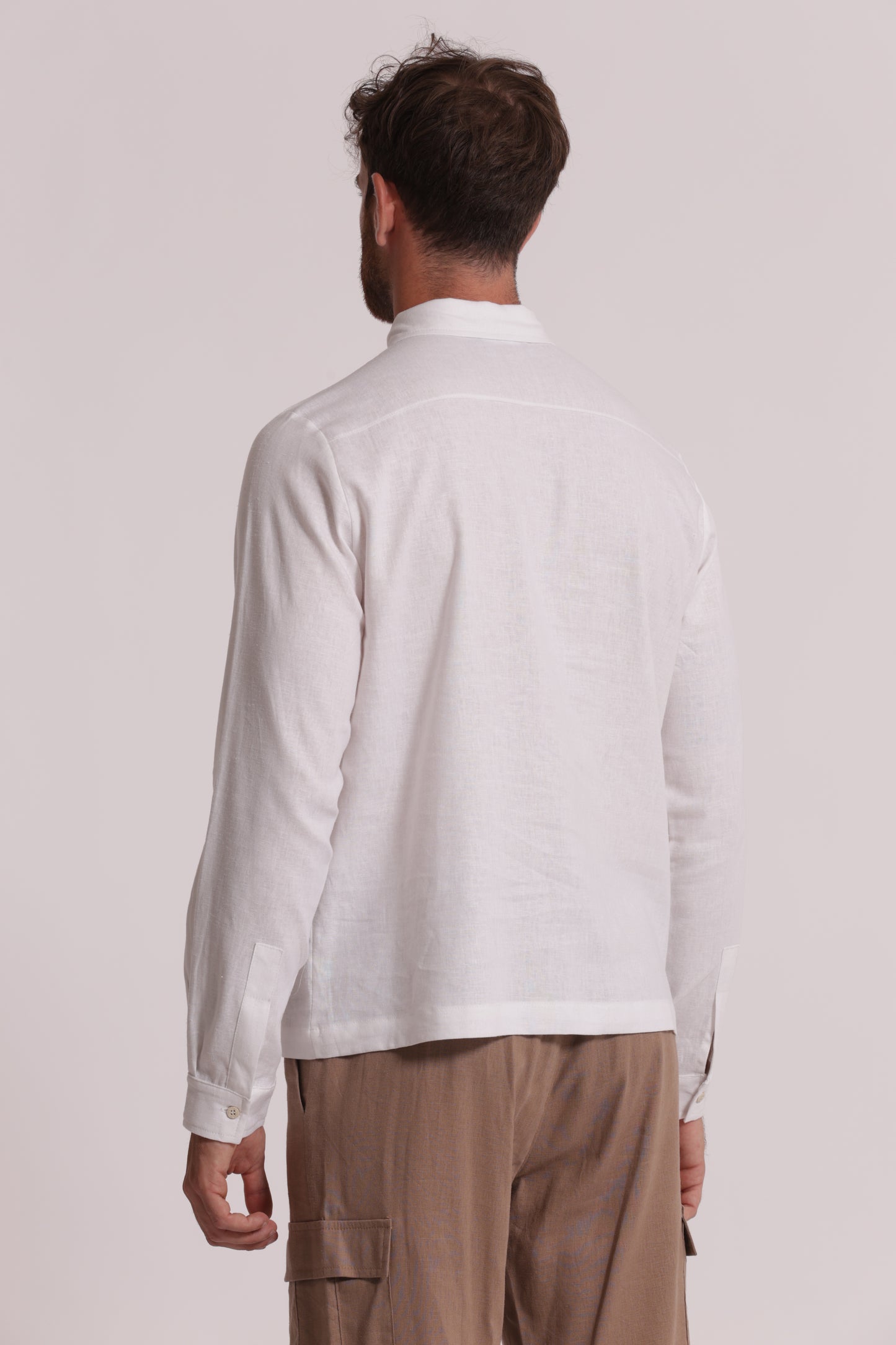 CAMICIA IN LINO CON MANICA LUNGA E TASCHINO