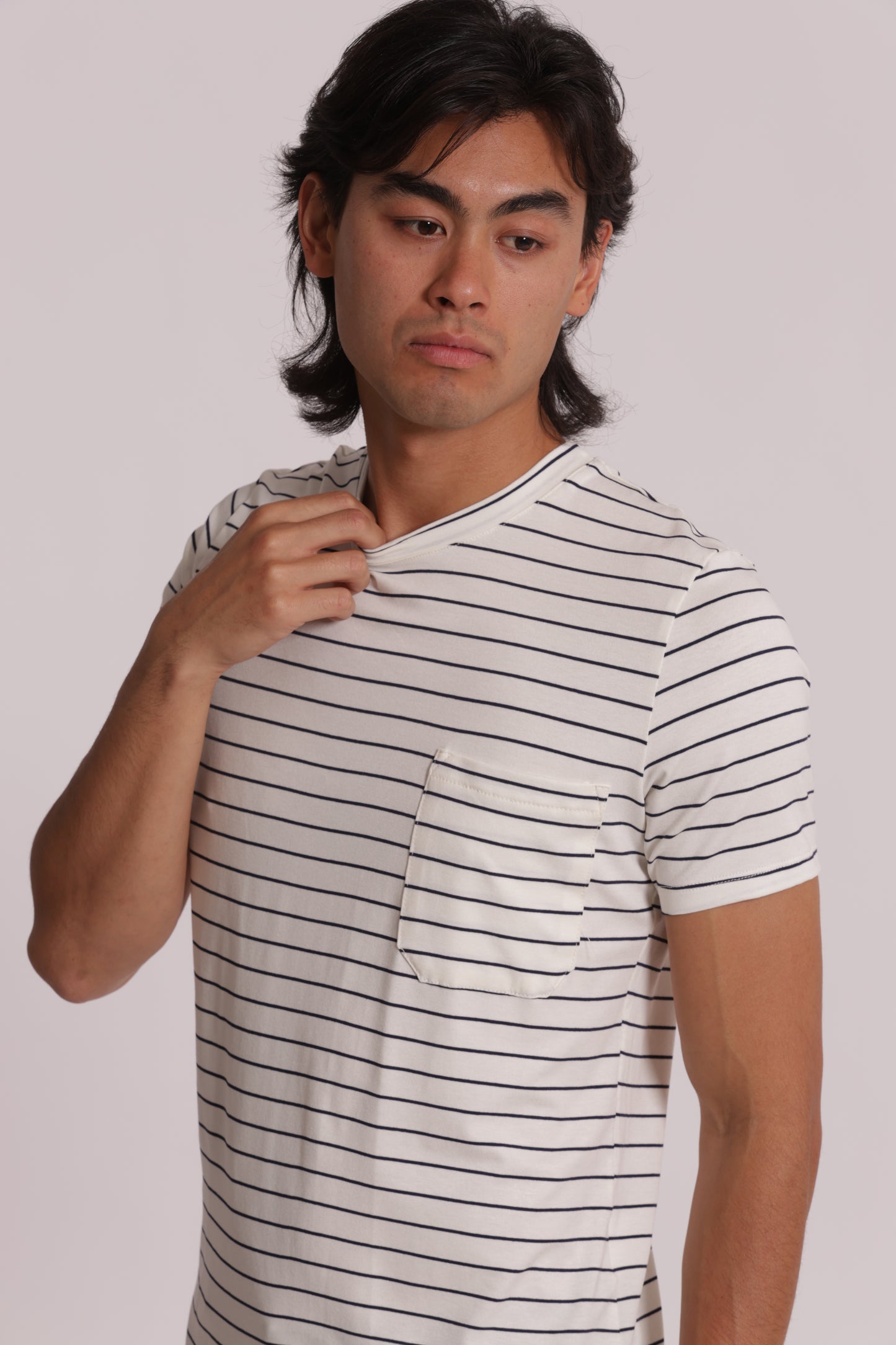 T-SHIRT GIROCOLLO CON TASCHINO MARINIERE