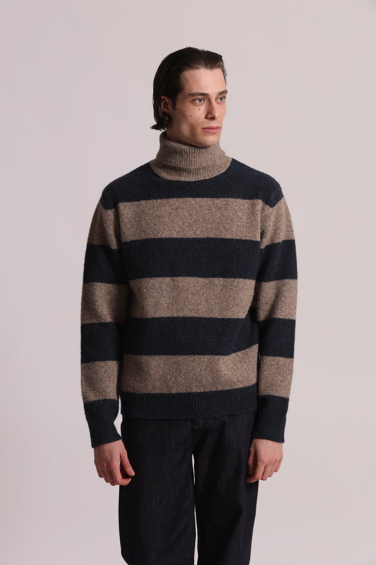 MAGLIONE DOLCEVITA A RIGHE