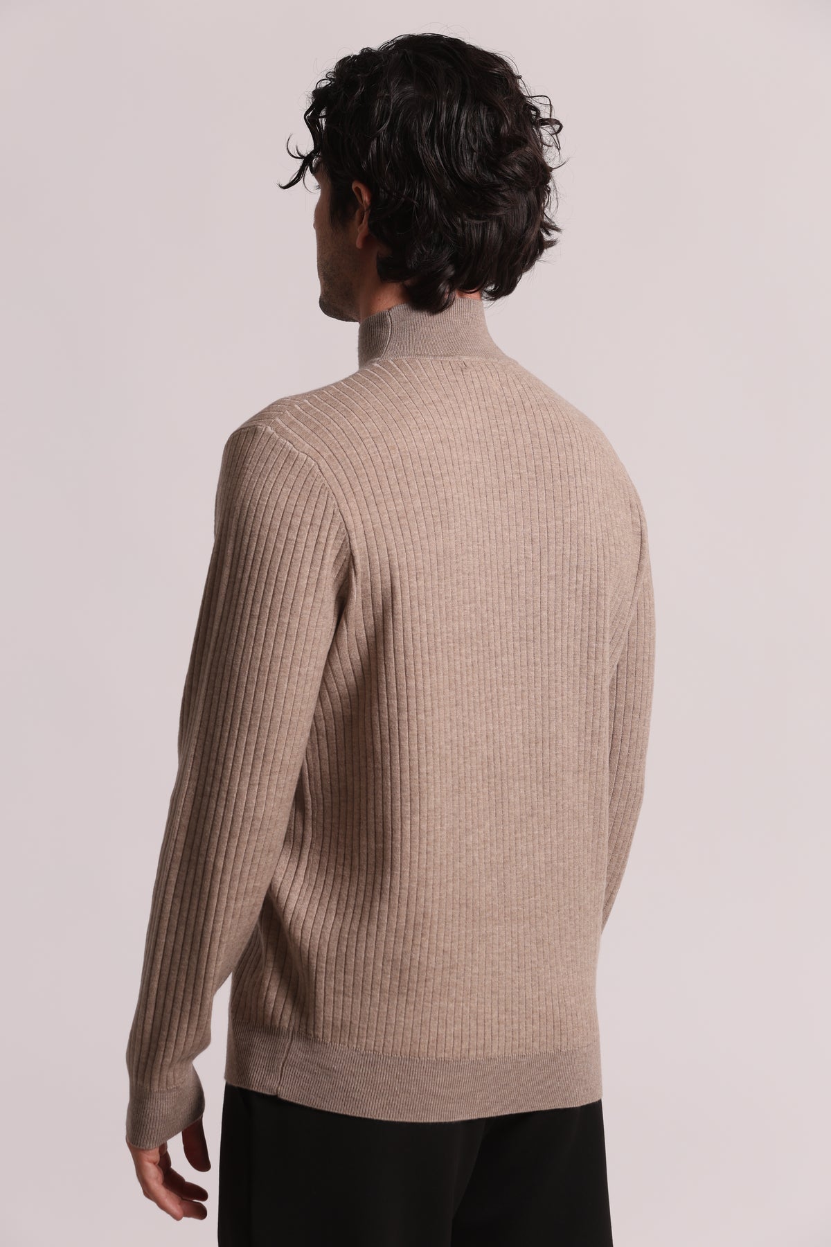 MAGLIA CON MEZZO COLLO A COSTINE