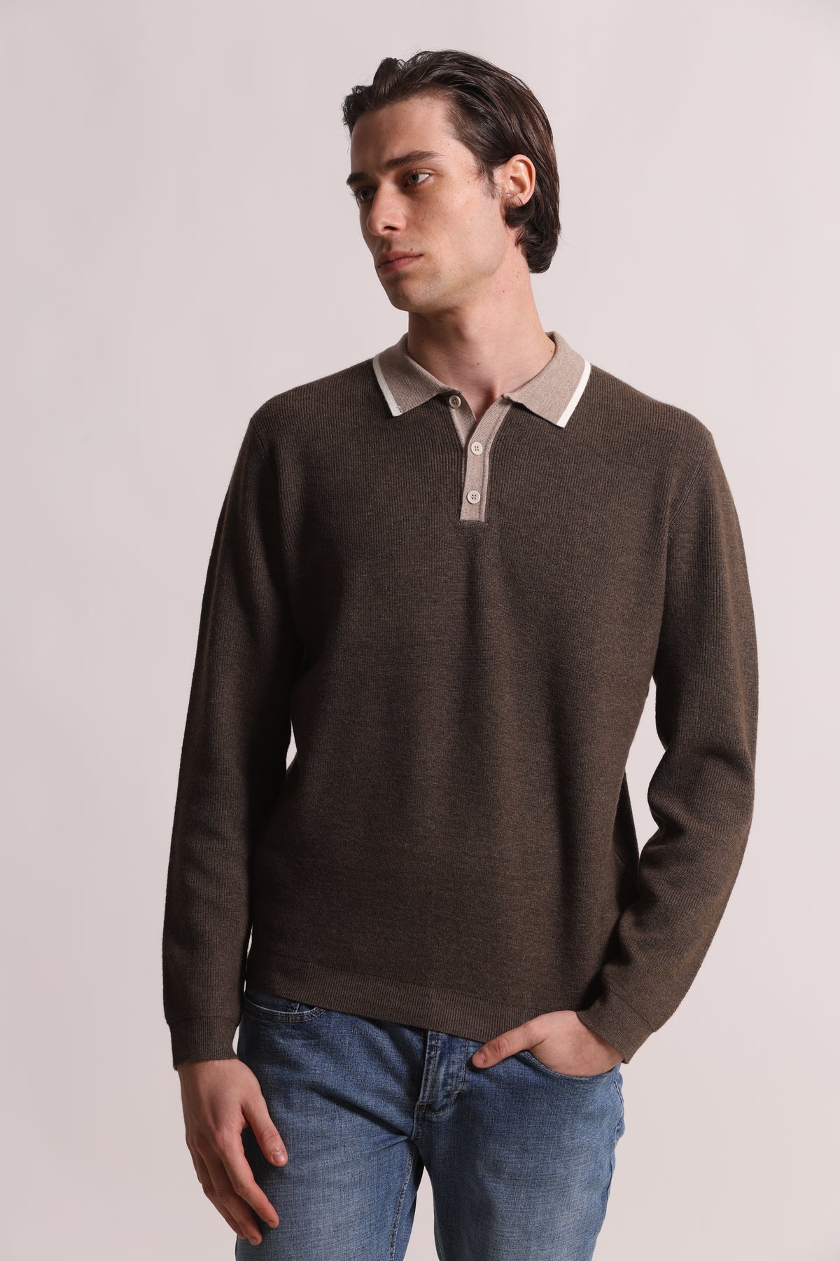 POLO IN MAGLIA CON COLLETTO A CONTRASTO