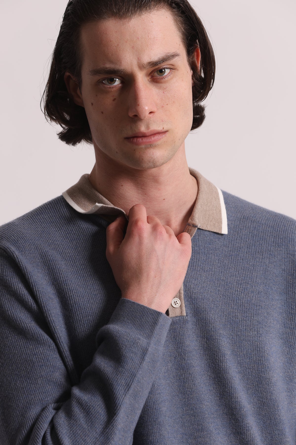 POLO IN MAGLIA CON COLLETTO A CONTRASTO