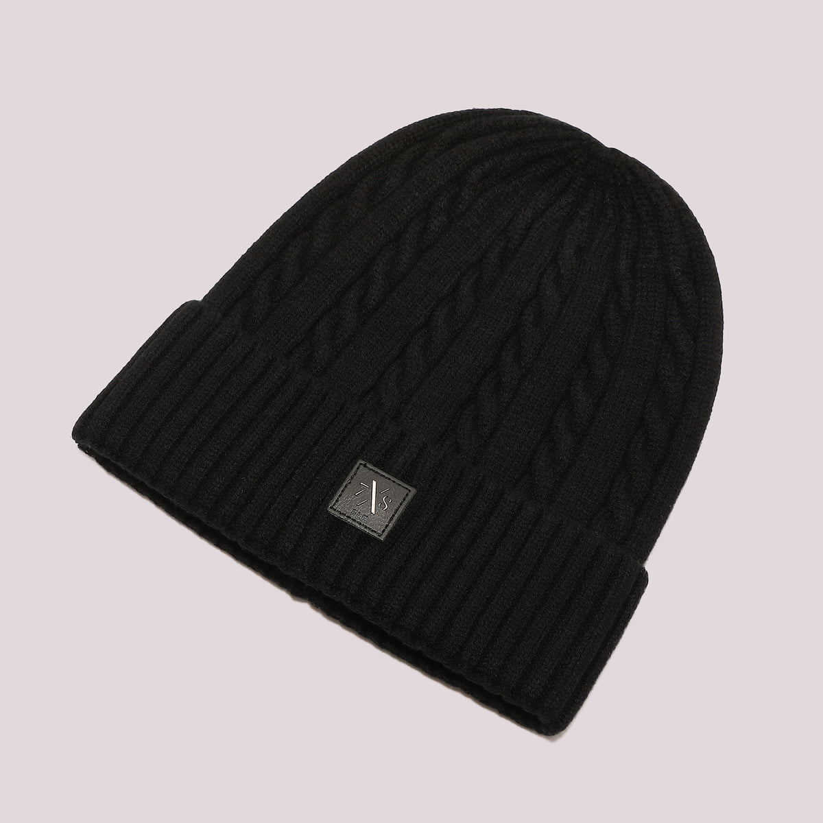 BERRETTO BASIC IN MAGLIA CON TRECCE