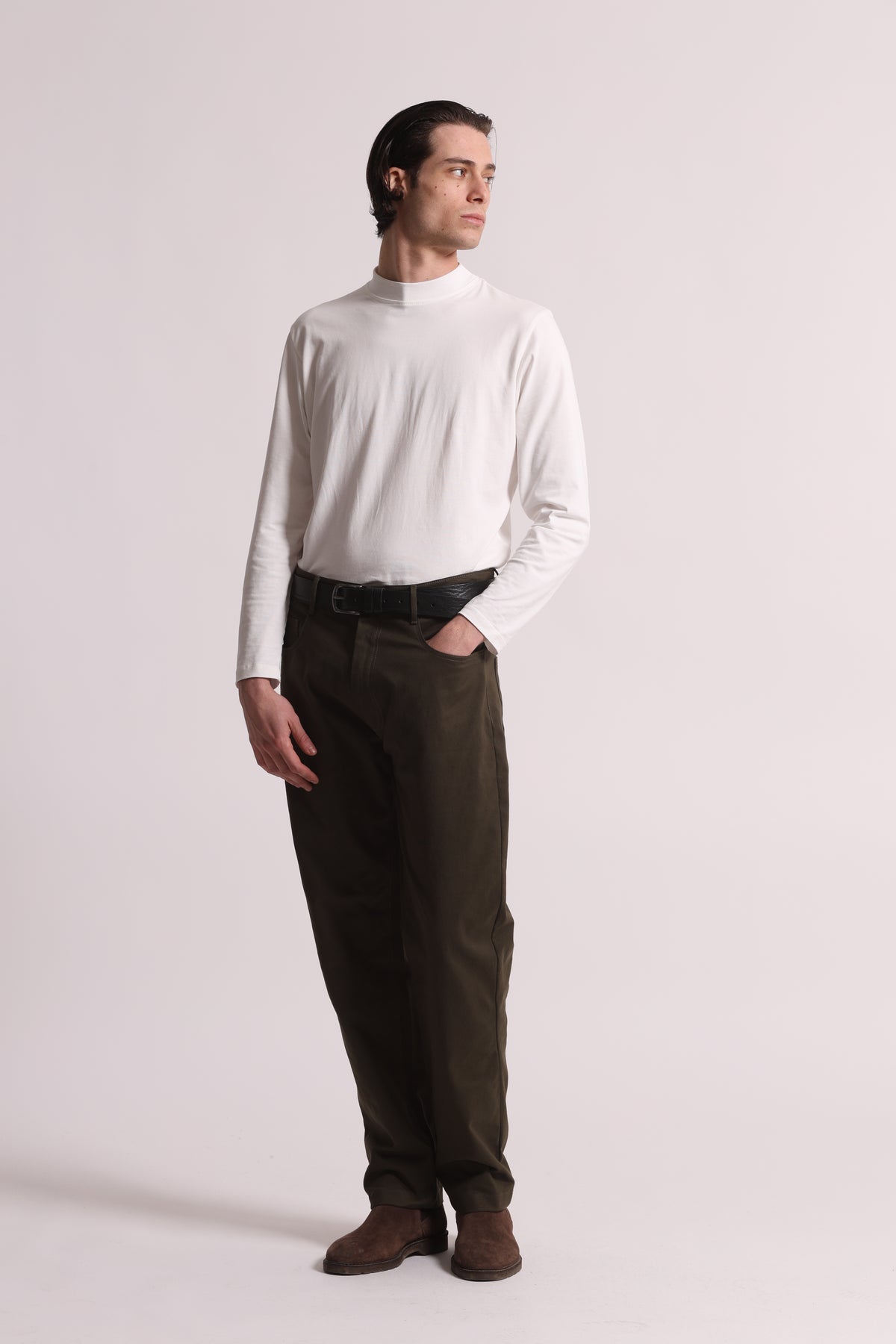PANTALONI IN GABARDINA DI COTONE CON PINCES